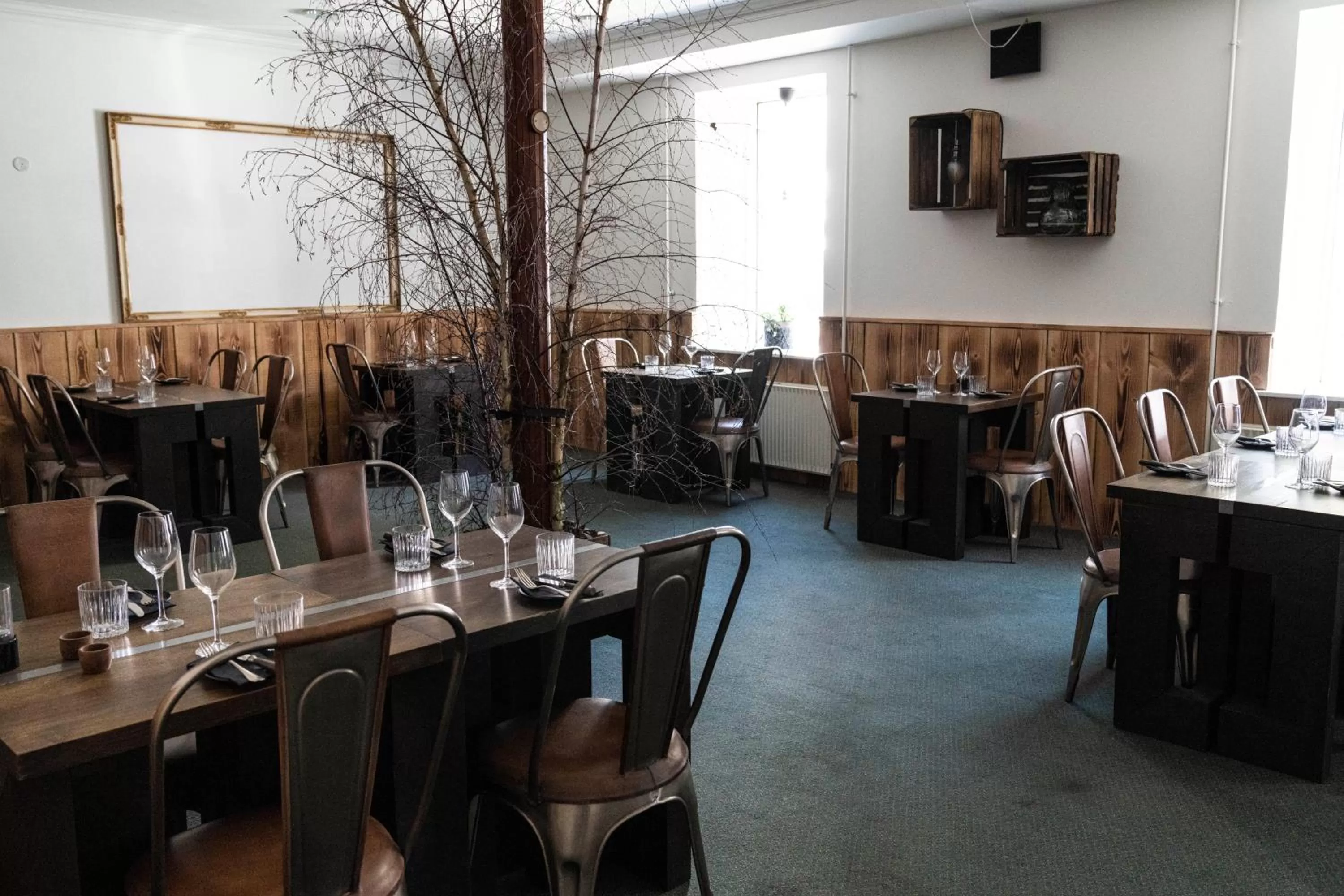 Restaurant/places to eat in Hotel Harmonien