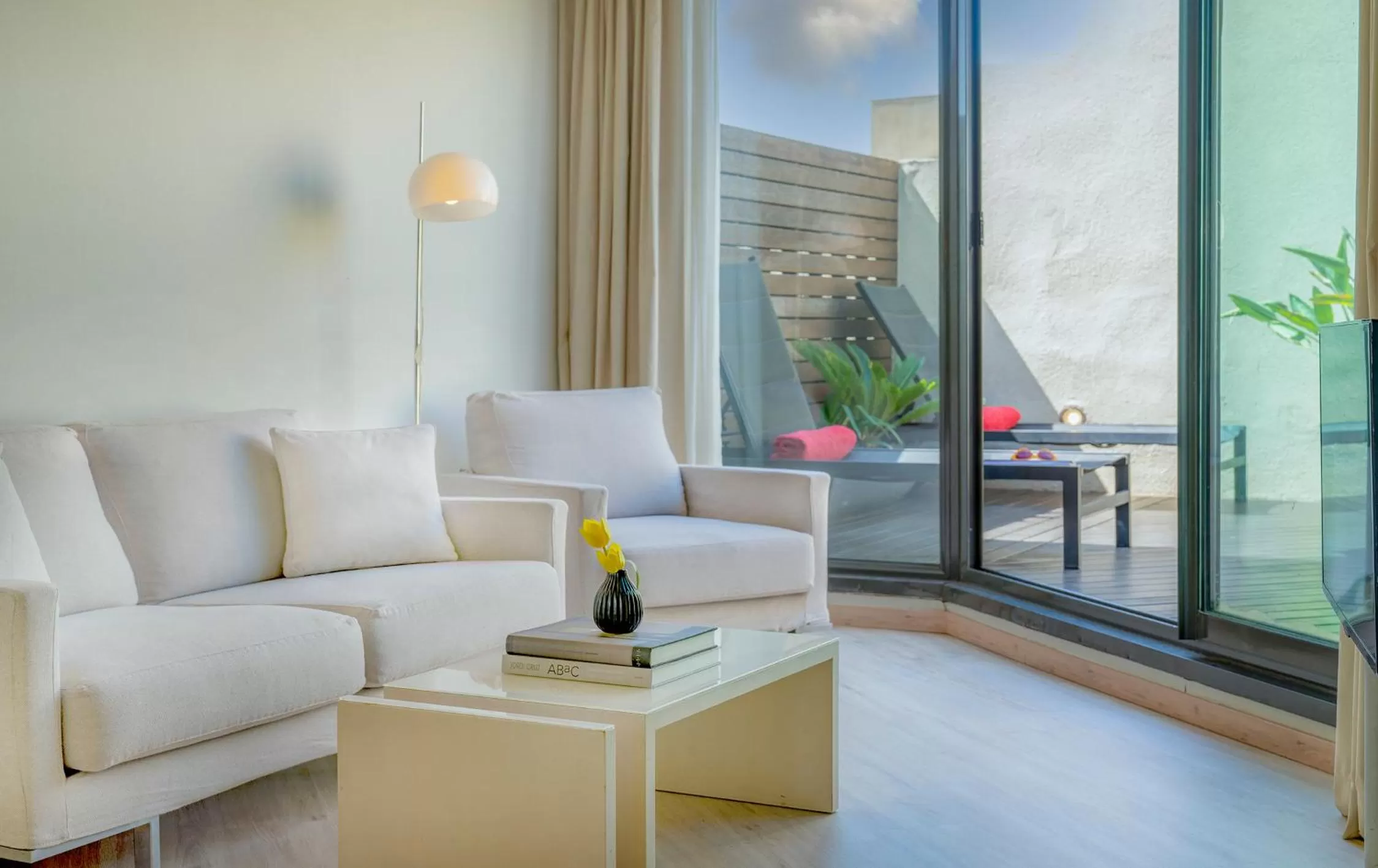 TV and multimedia in Cram Hotel