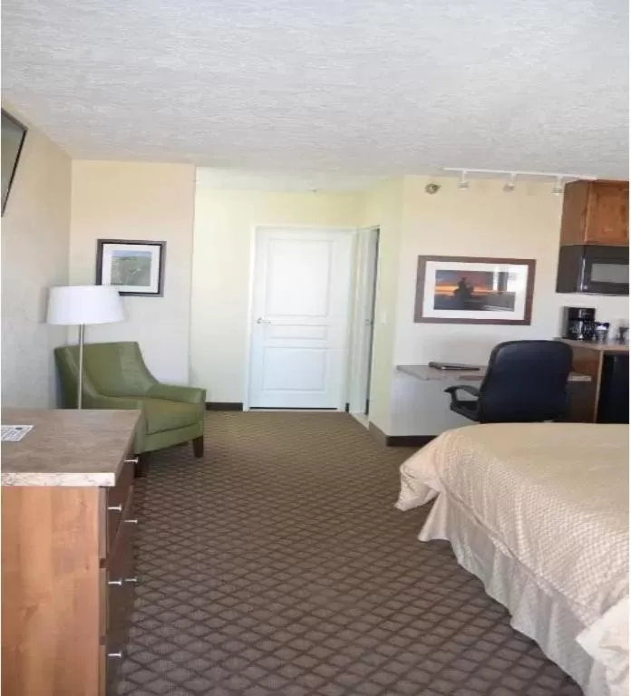 Bed in Battle Mountain Inn