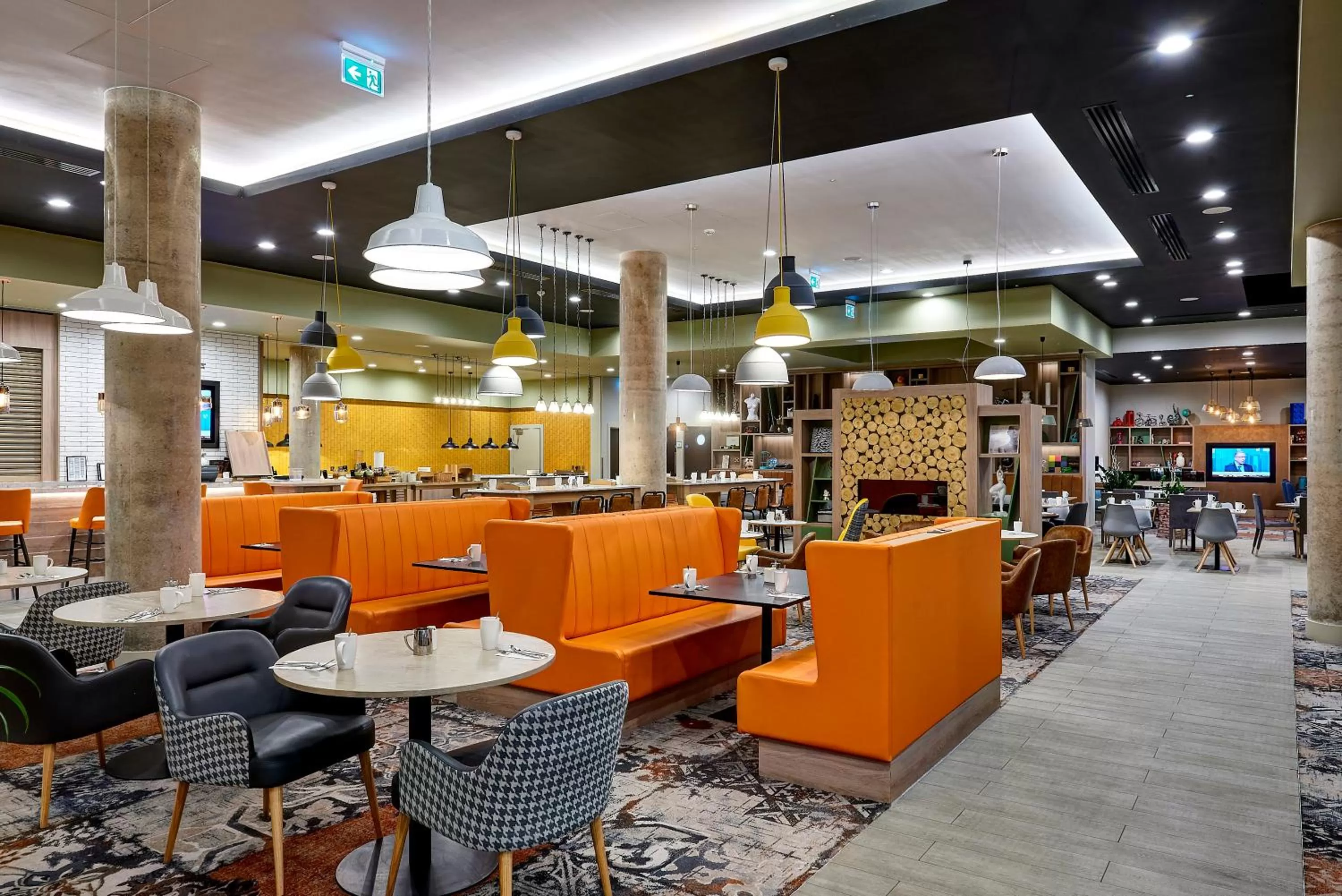 Restaurant/places to eat in Holiday Inn Manchester - City Centre by IHG