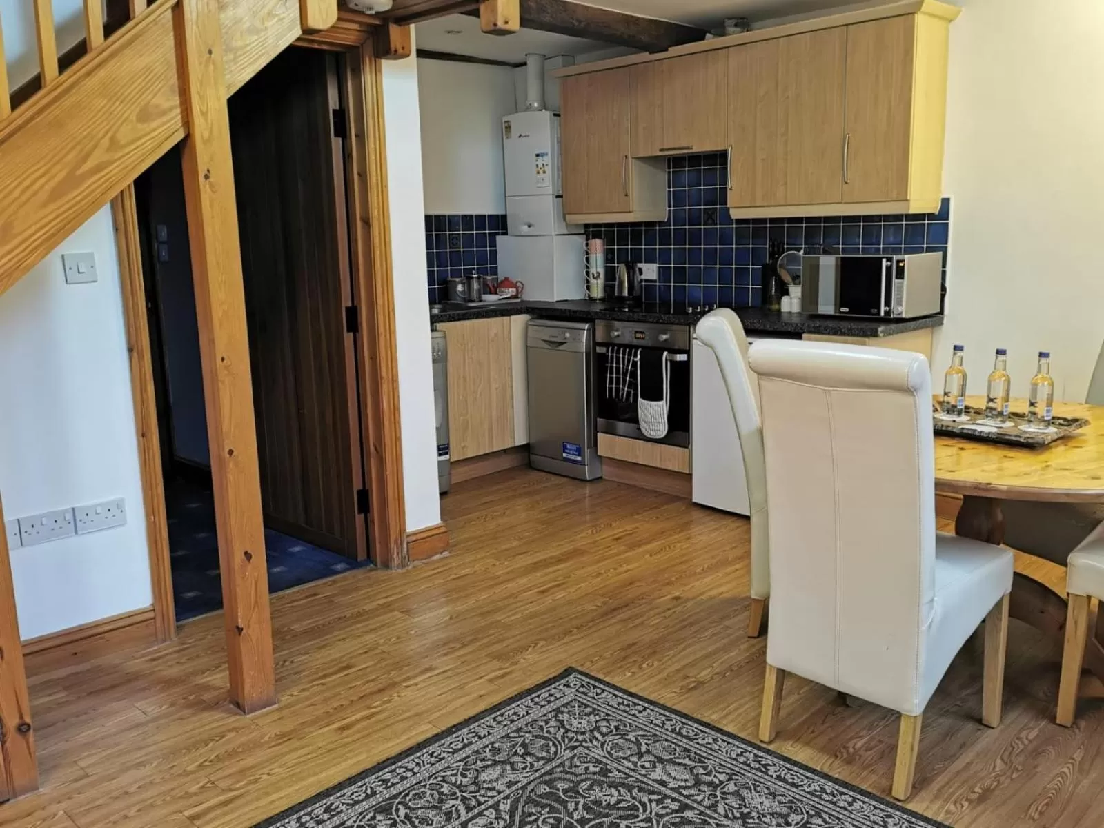 Kitchen or kitchenette in The Compasses Inn