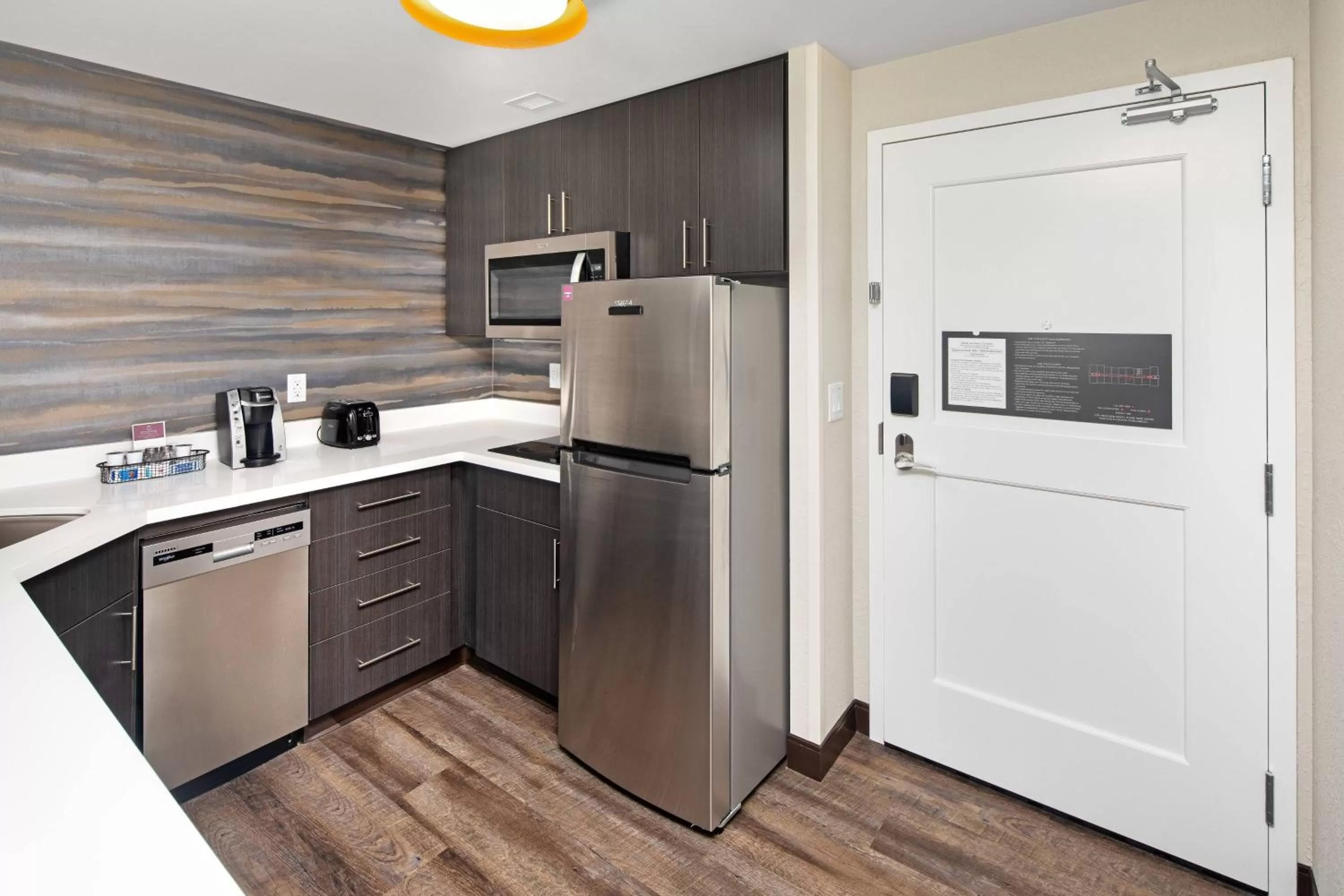 Kitchen or kitchenette in Residence Inn by Marriott Toronto Mississauga West