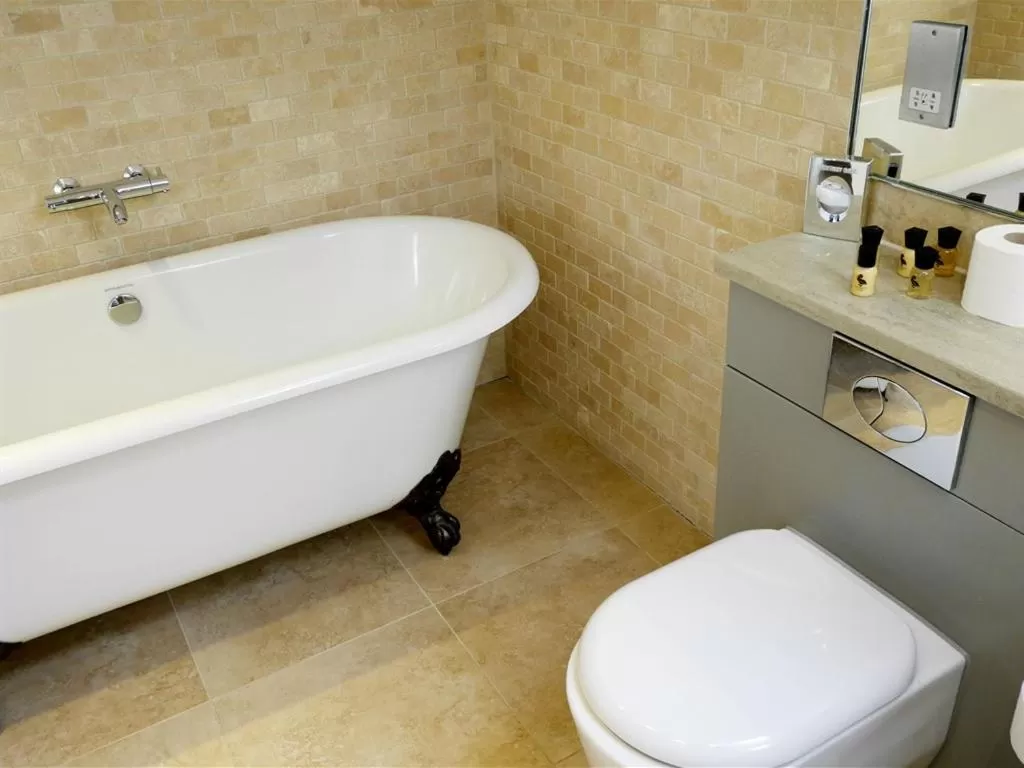 Bathroom in The Sun Inn