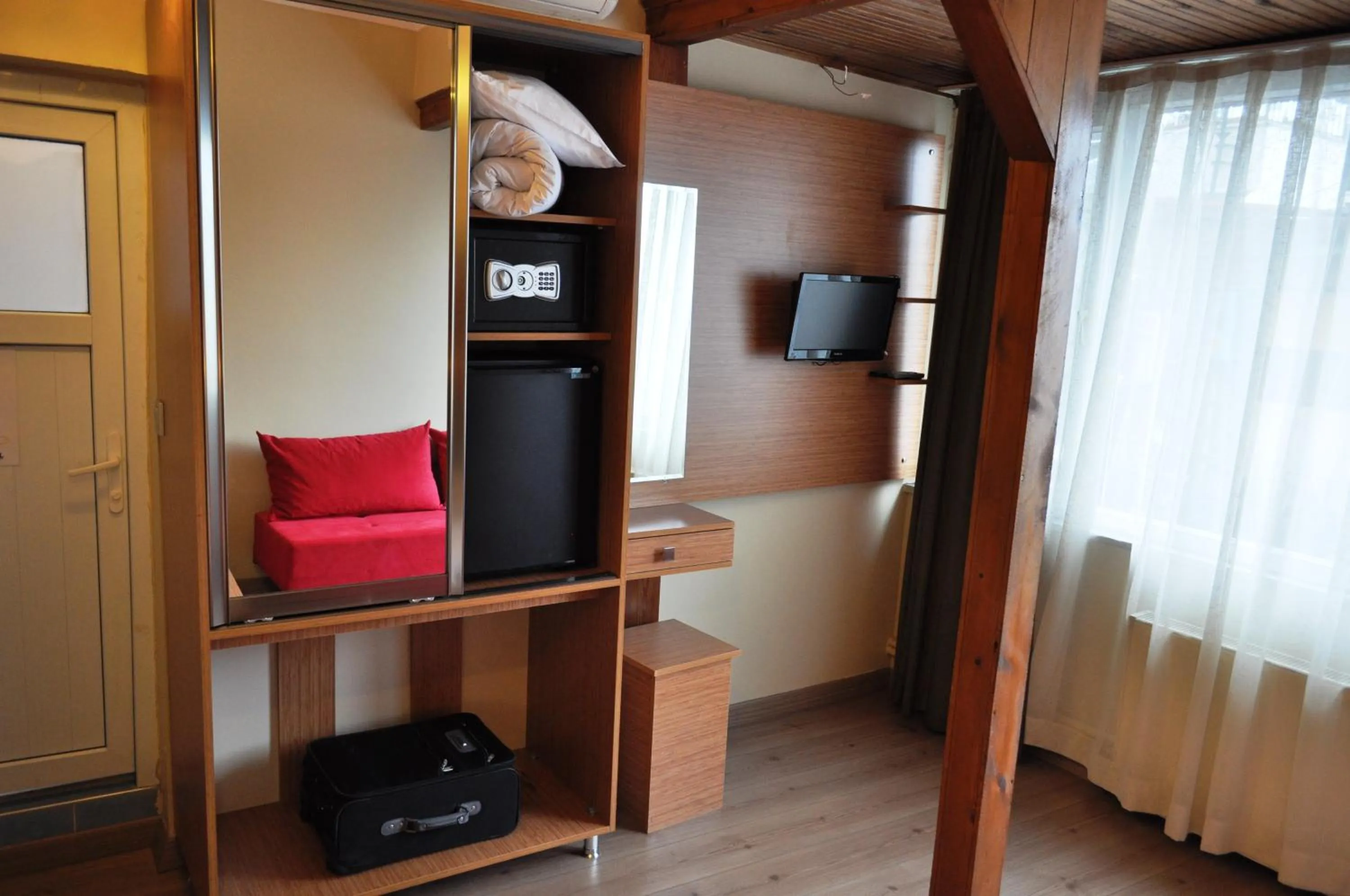 TV and multimedia, Bed in Antique Hostel