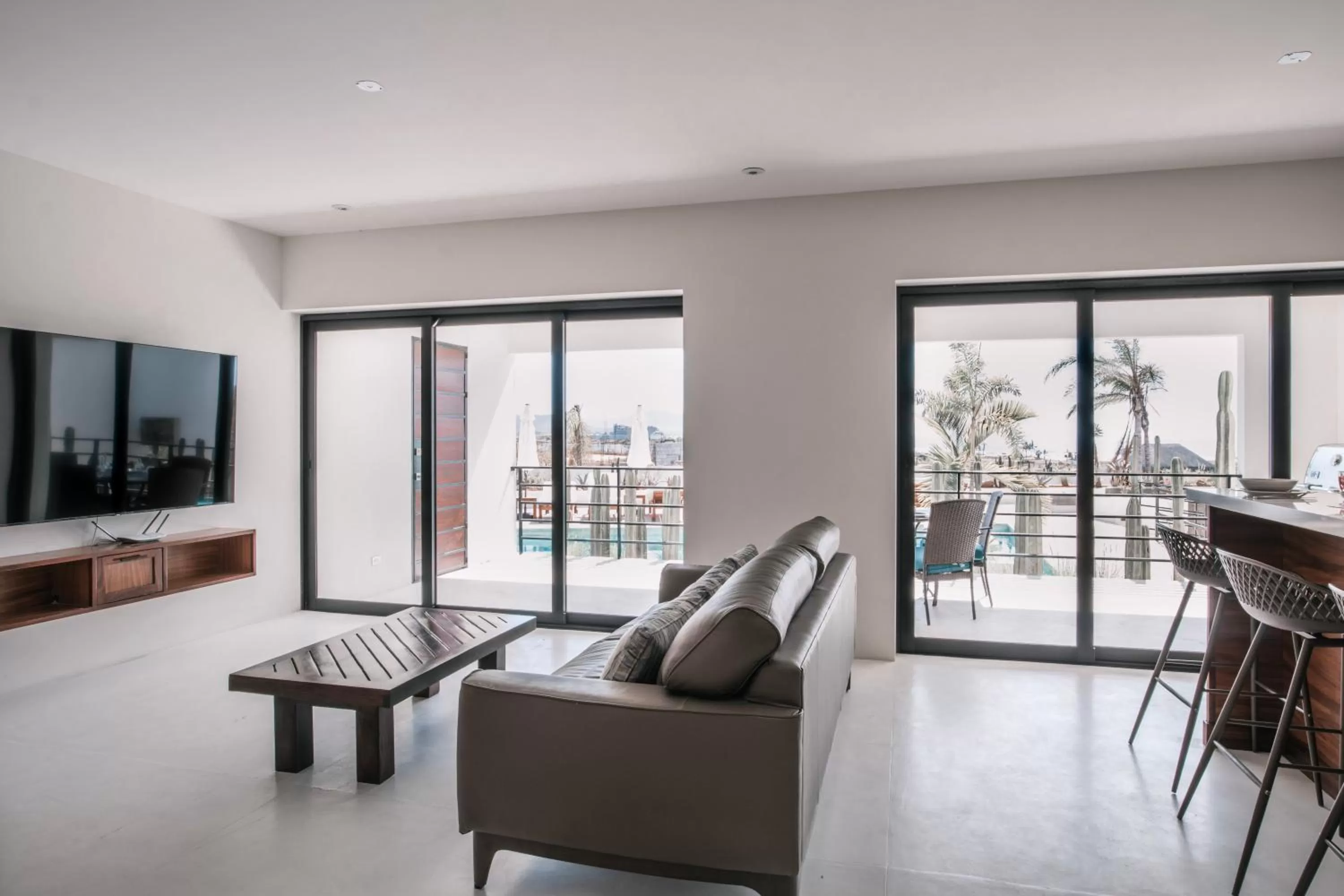 TV and multimedia, Seating Area in Cerritos Surf Residences