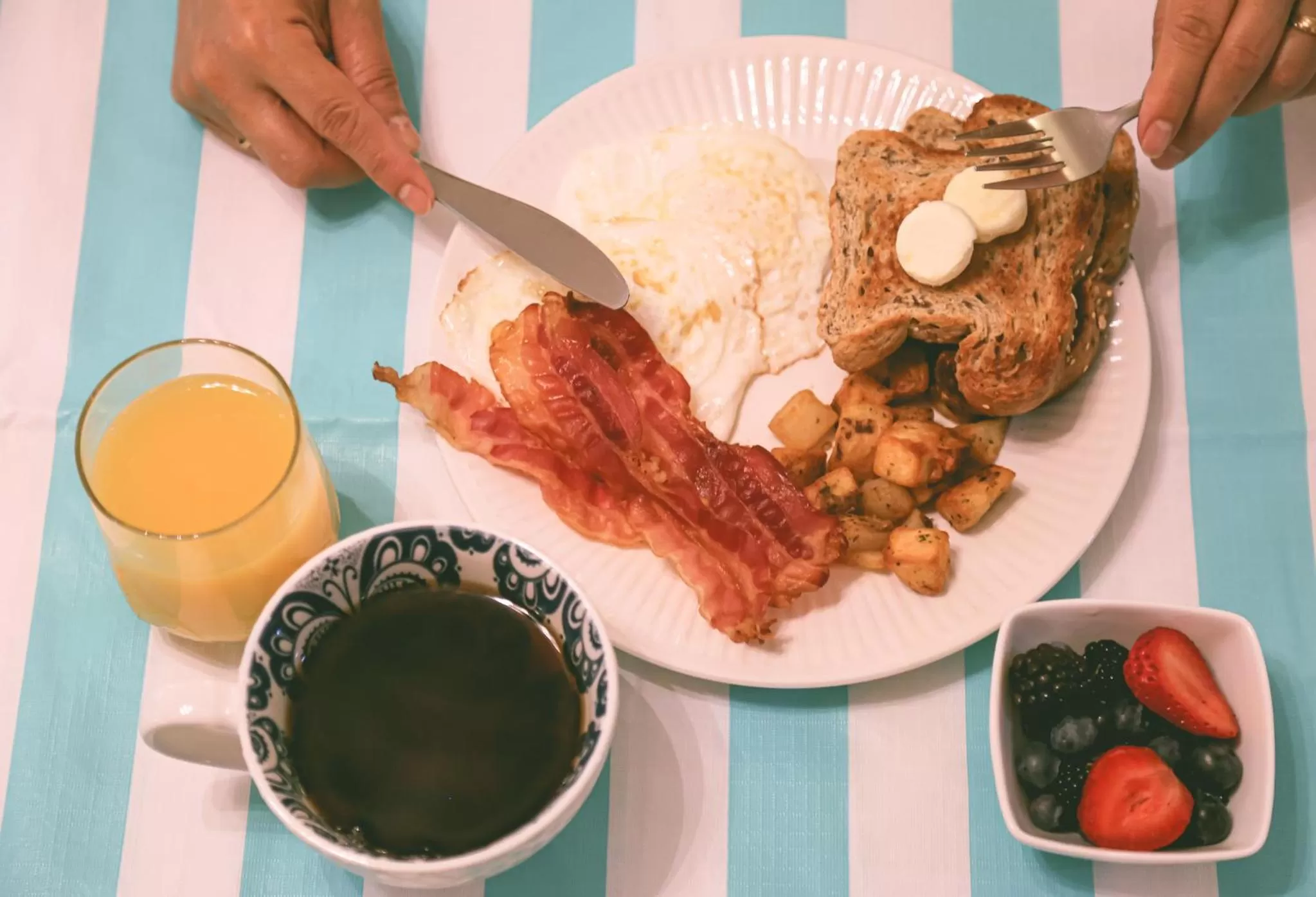 Buffet breakfast in Inn on Canyon