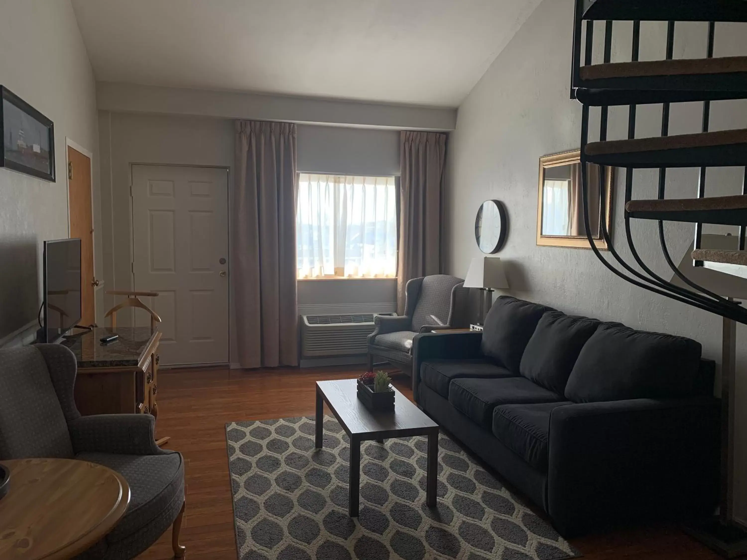 Suite with River View in Riveredge Resort Hotel Suite with River View in Riveredge Resort Hotel