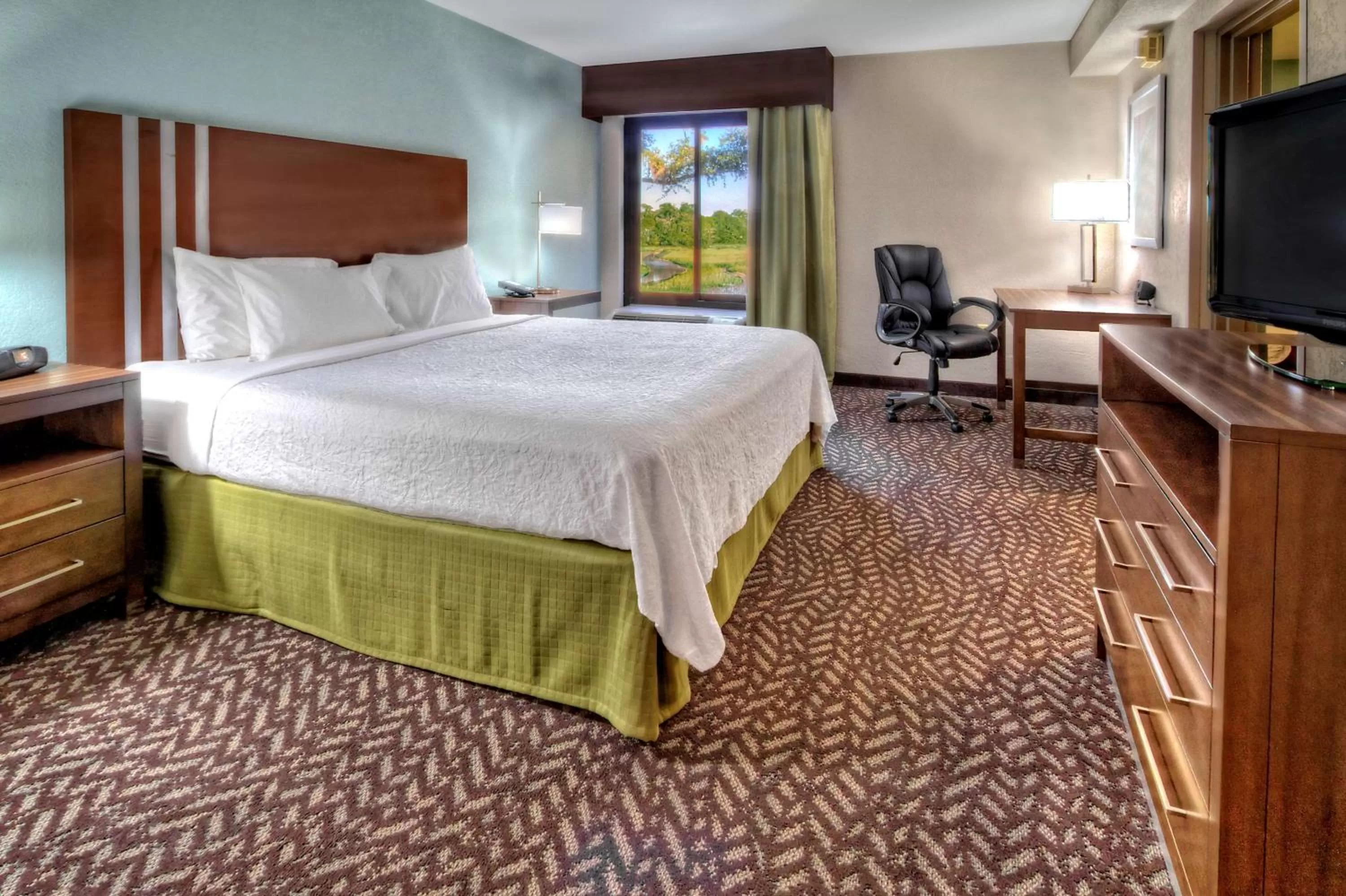 Bed in Hampton Inn Beaufort