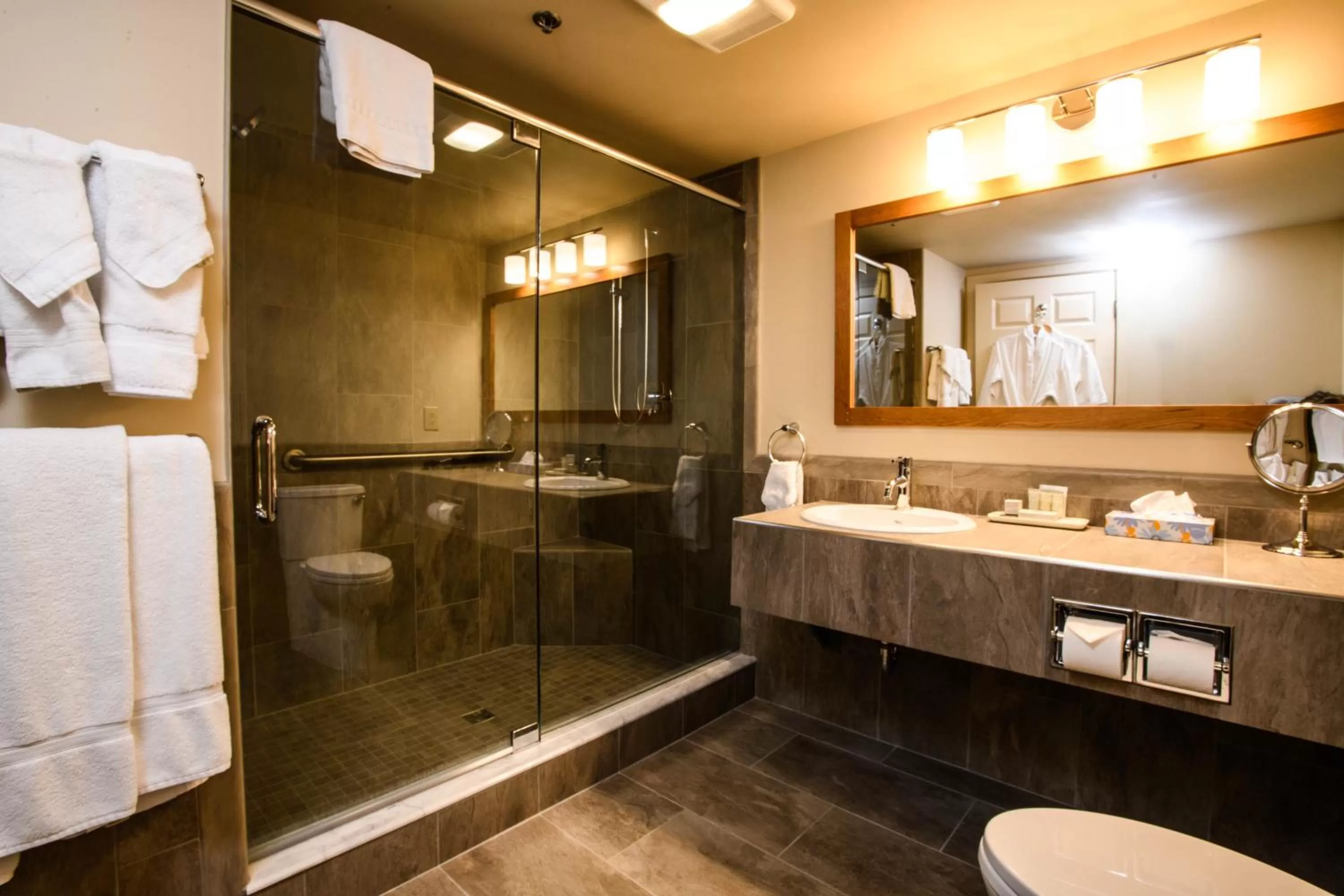 Bathroom in The Harraseeket Inn & Event House Freeport Downtown