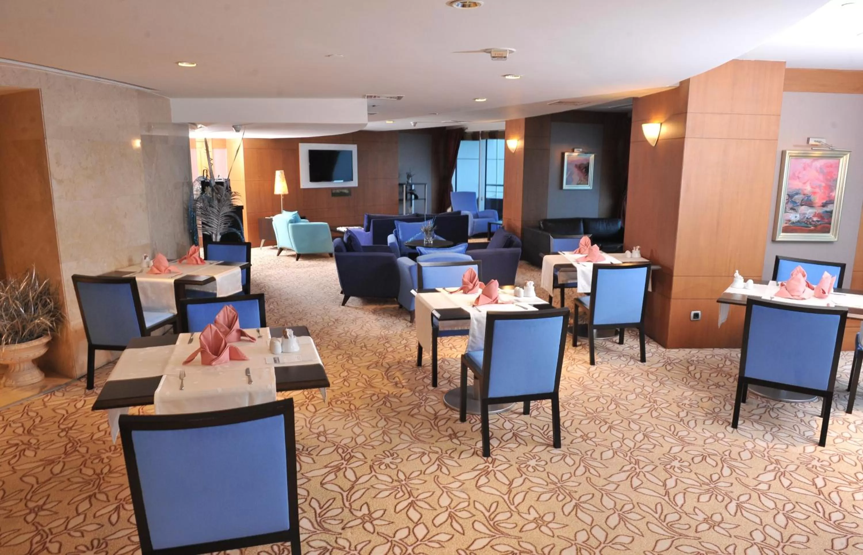 Restaurant/places to eat in Wyndham Grand Izmir Ozdilek Thermal & Spa