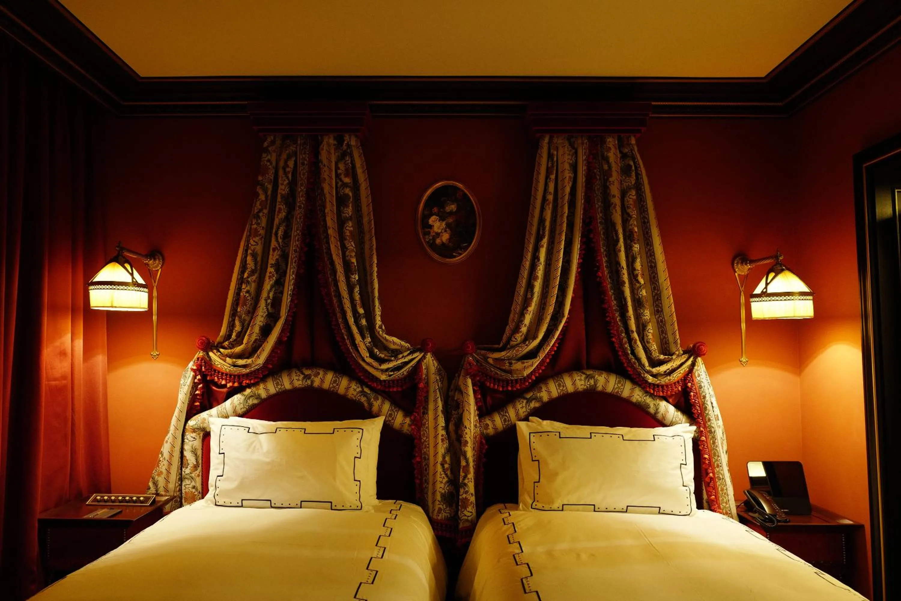 Bedroom, Bed in L'Escape Hotel