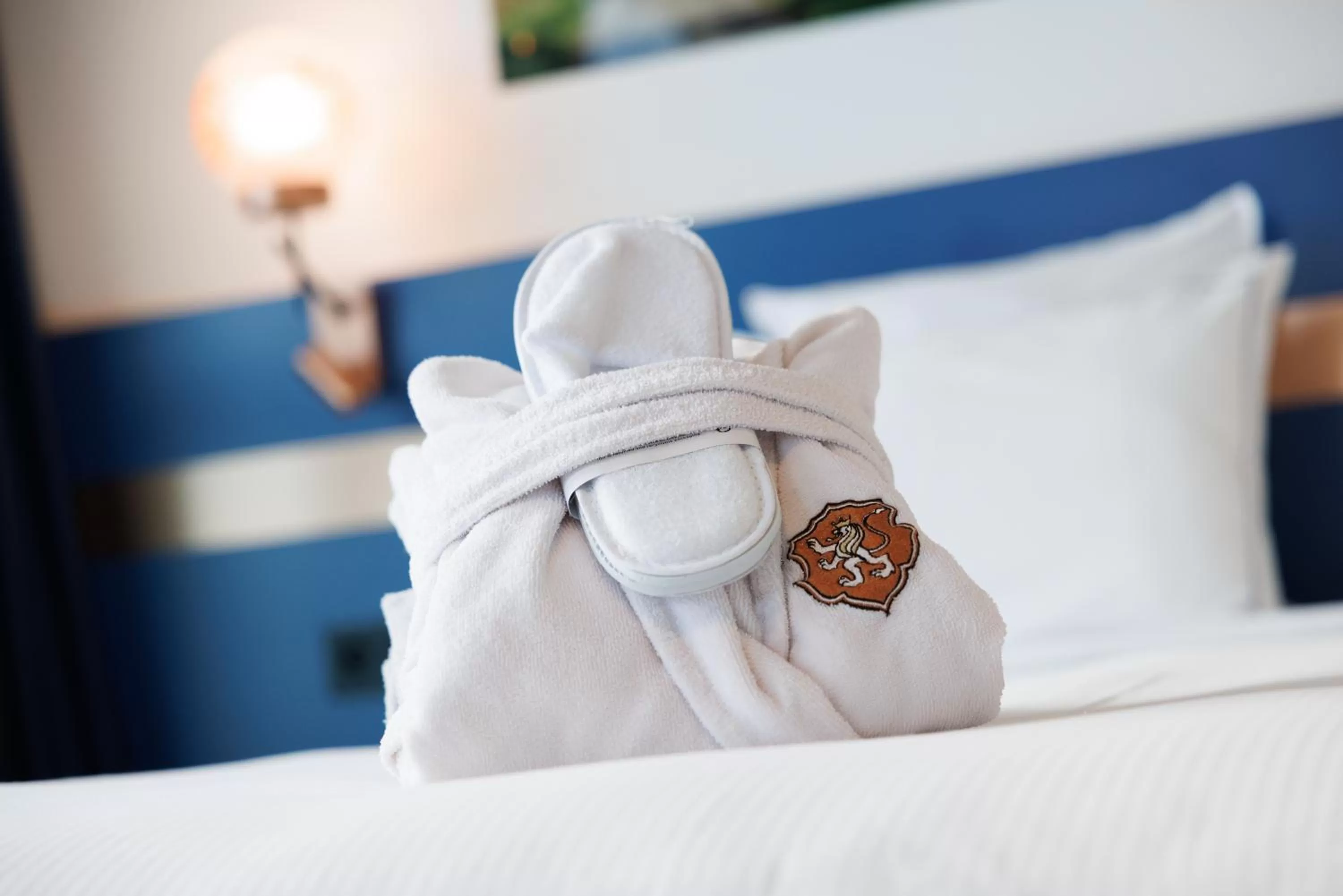 Bed in Hotel SPA Husseren Collections - Proche Colmar - Eguisheim