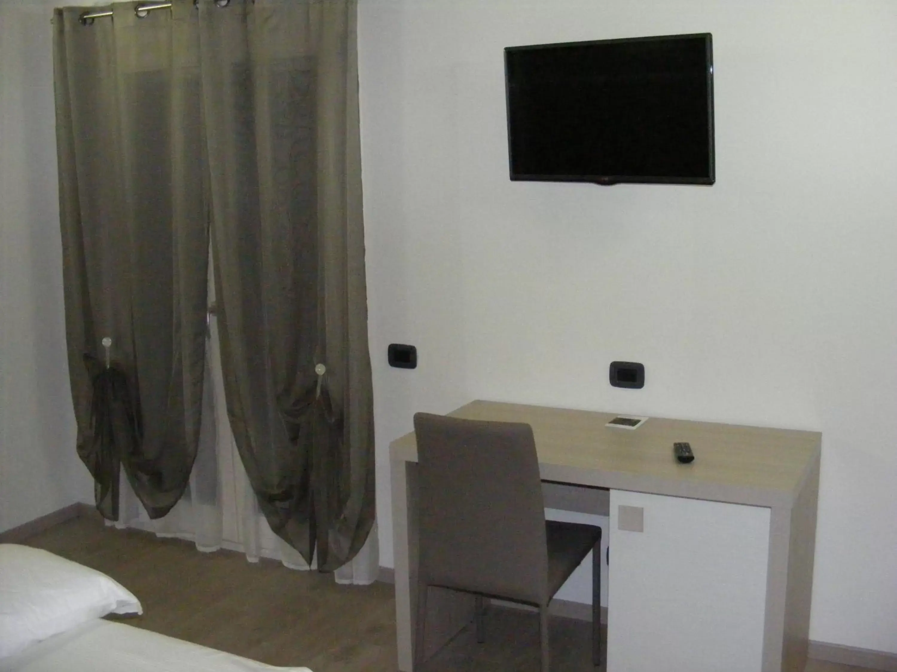 Double or Twin Room with Bathroom - single occupancy in B&B Nuova Ostiglia Double or Twin Room with Bathroom - single occupancy in B&B Nuova Ostiglia