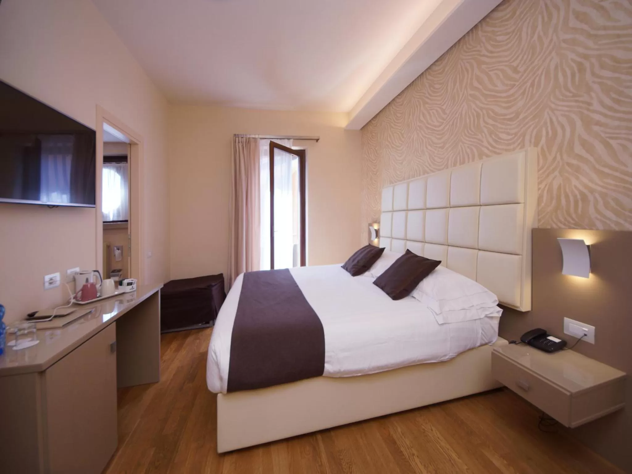 Bedroom, Bed in Hotel Dori