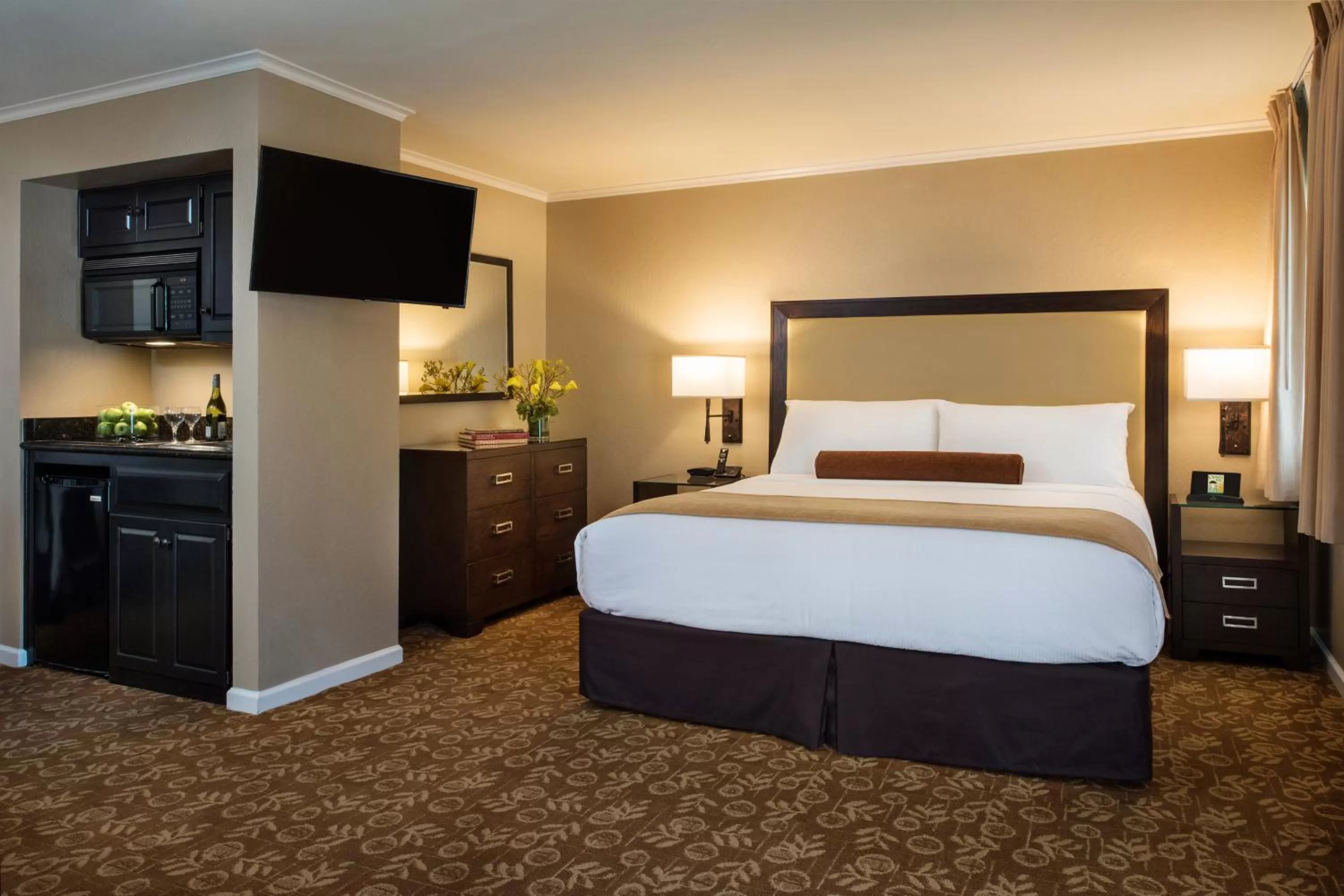 Bed in The Creekside Inn