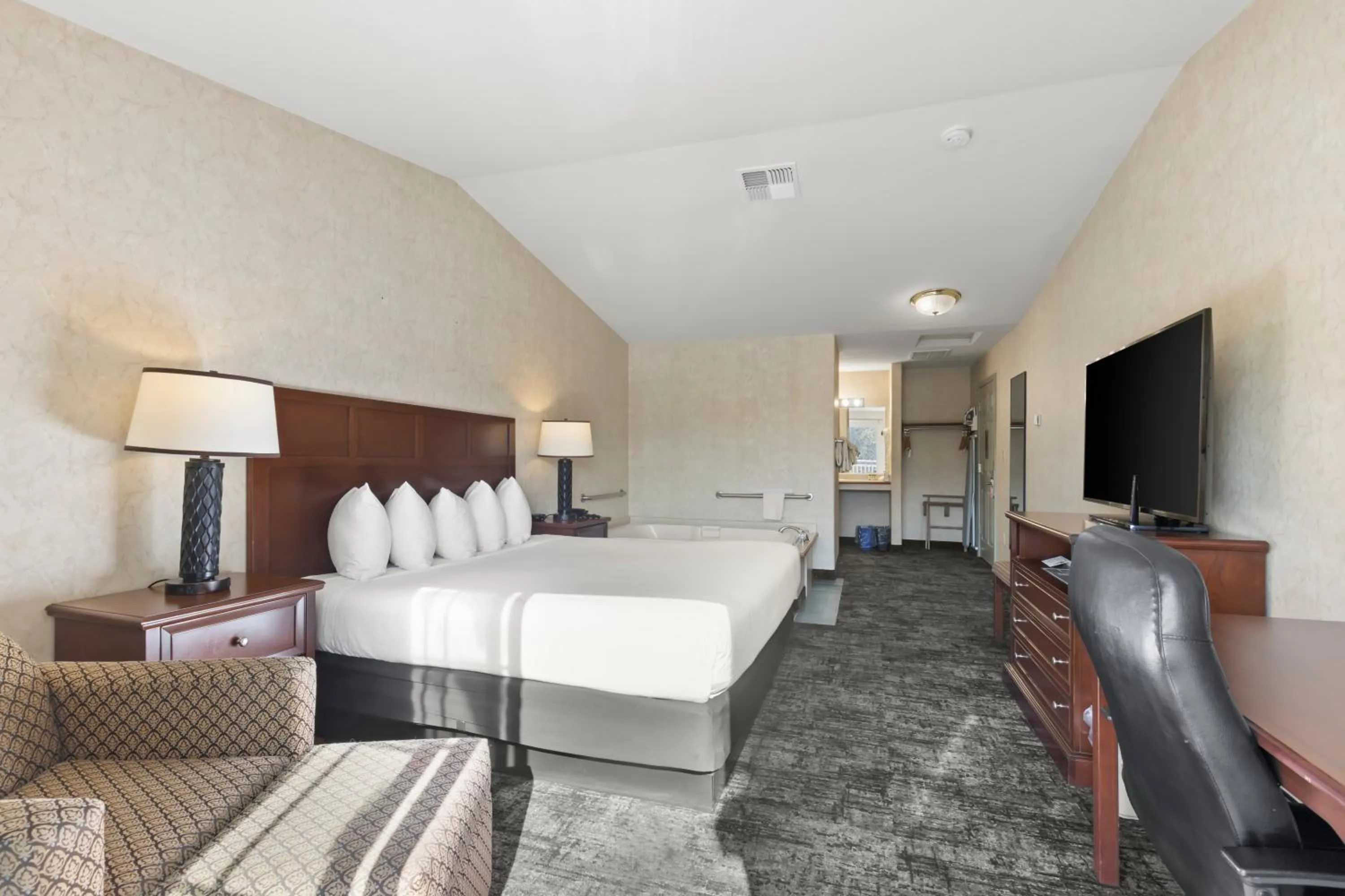 Bed in Beach House Inn