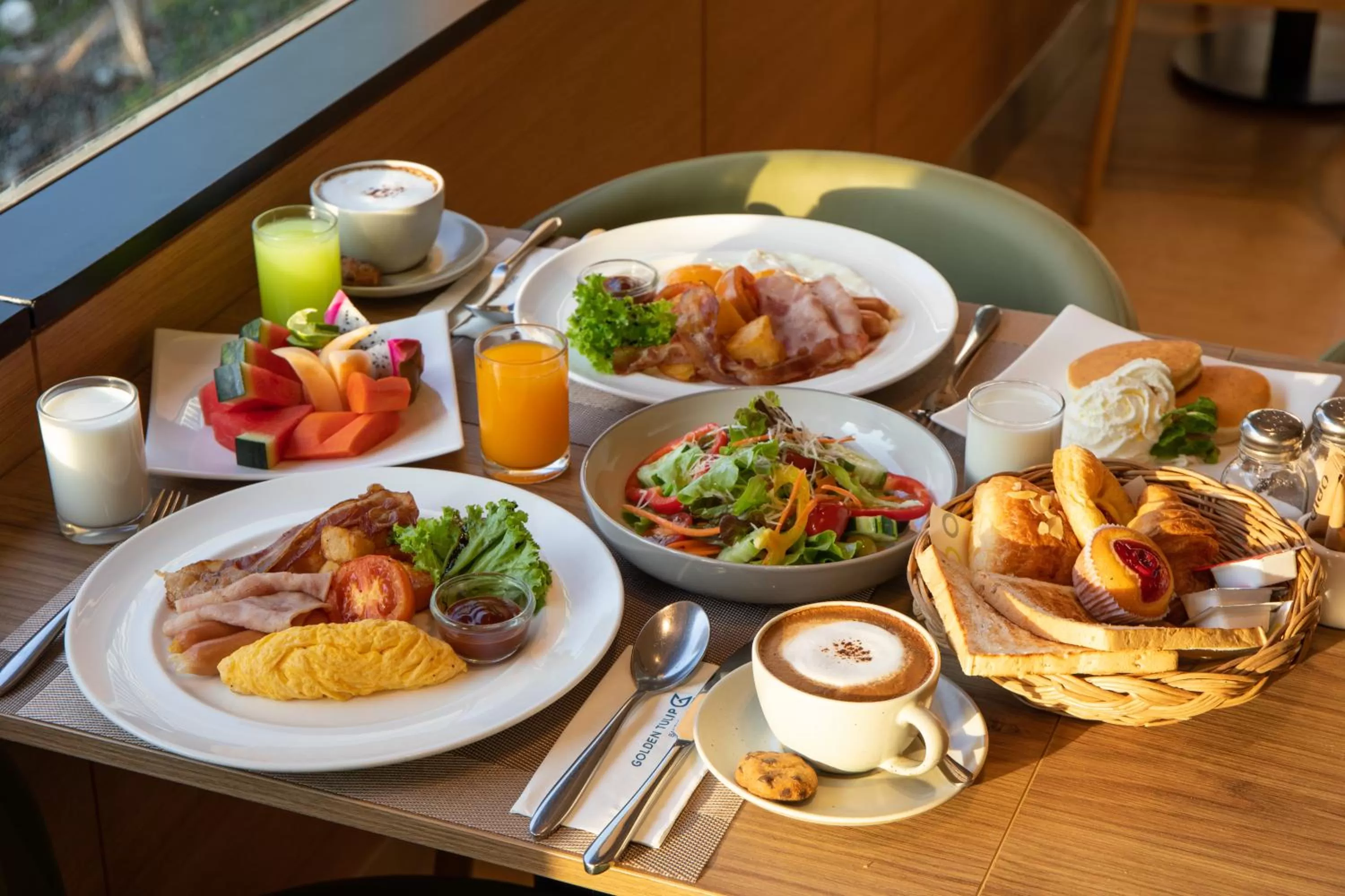 Food in Golden Tulip Mandison Suites