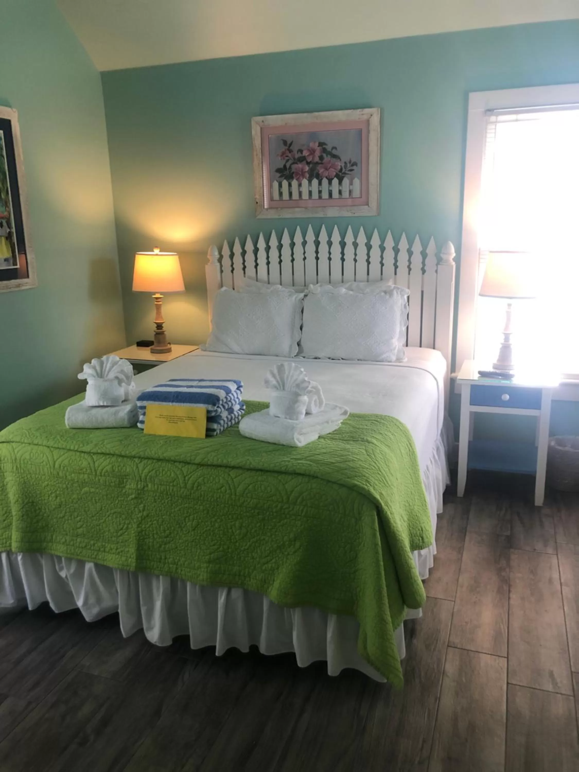 Bed in The Conch House Heritage Inn