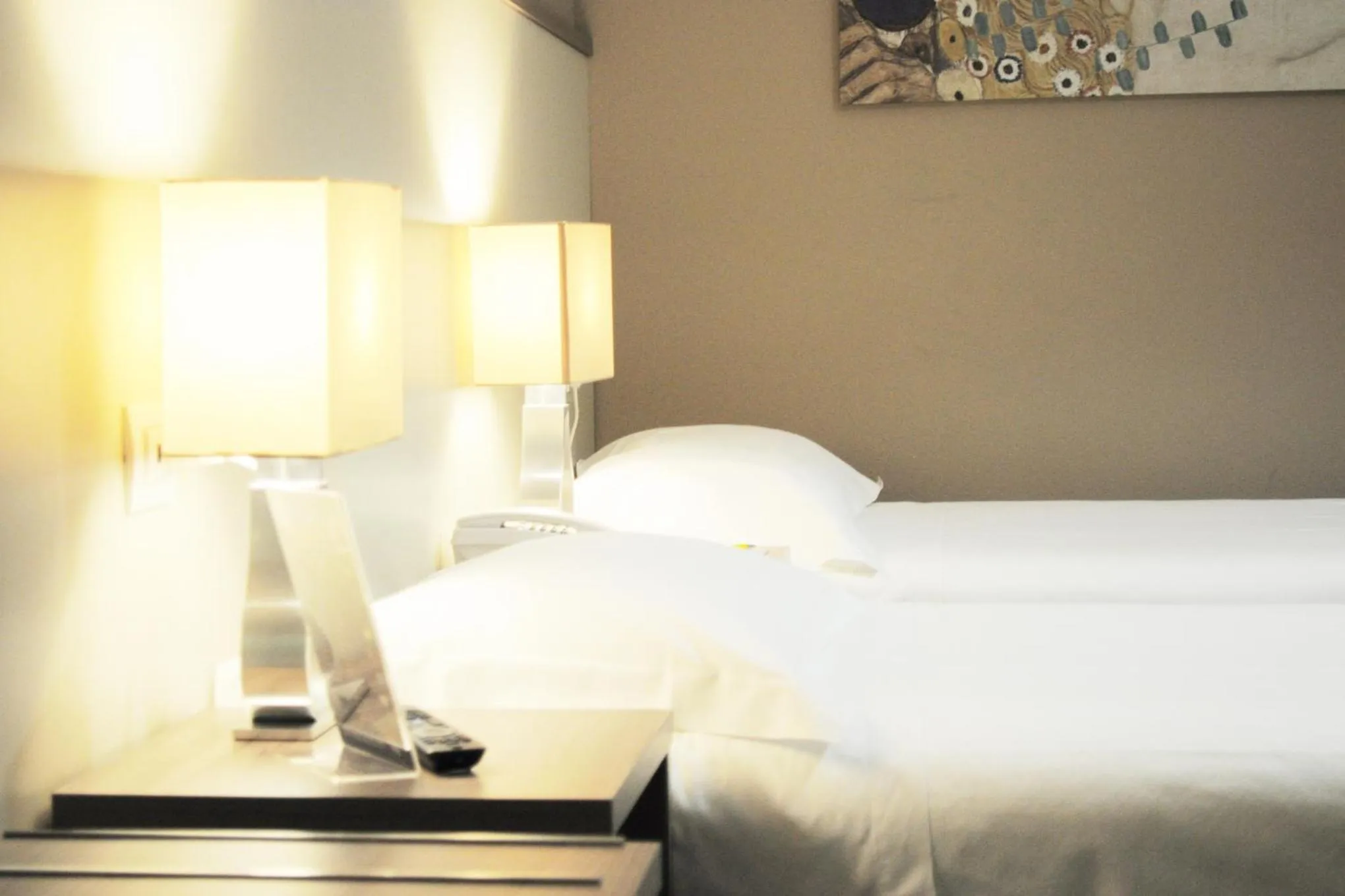 Bed in Hotel Maggiore