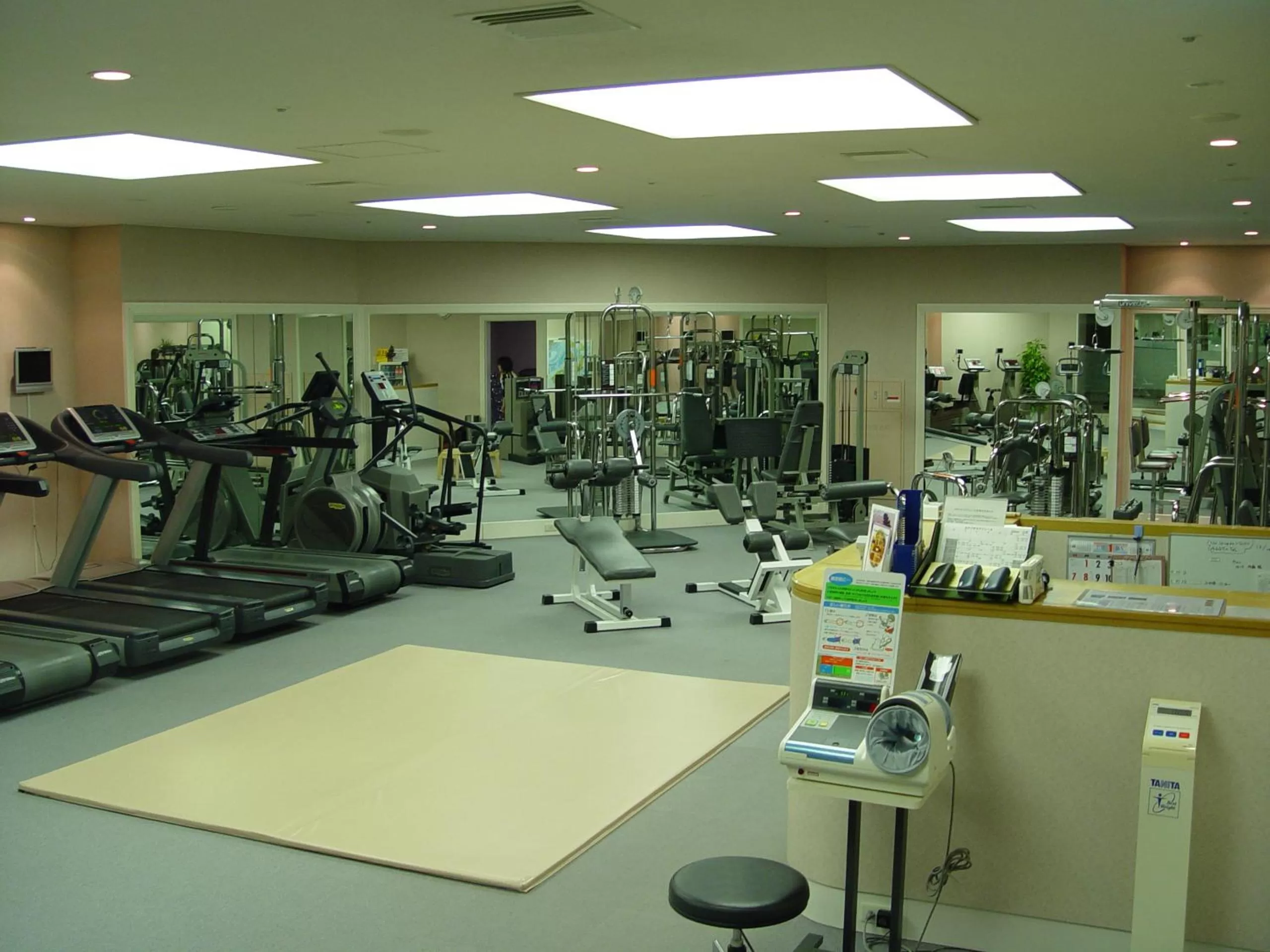 Fitness centre/facilities in Yokohama Royal Park Hotel