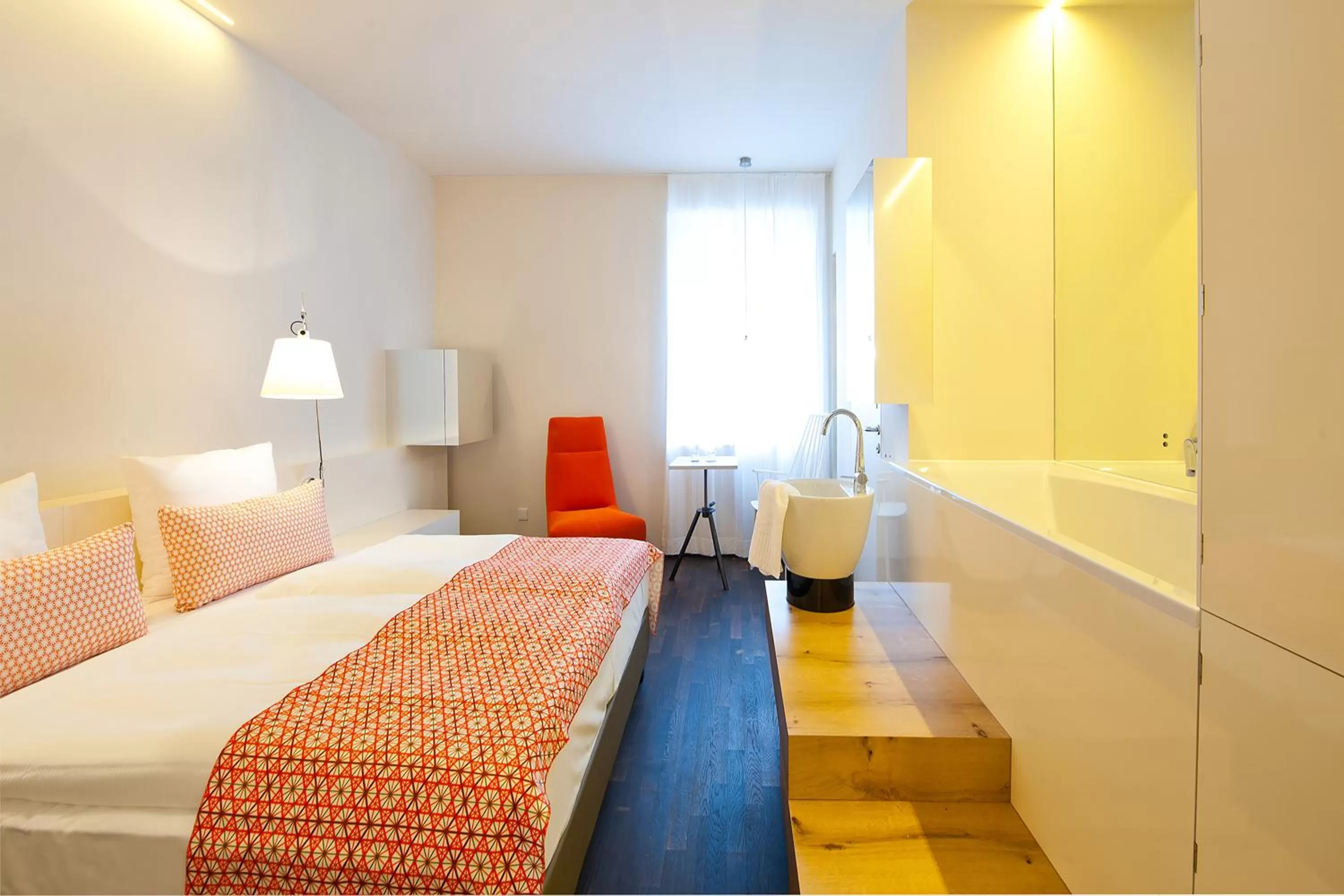 Bathroom, Bed in Nala Individuellhotel