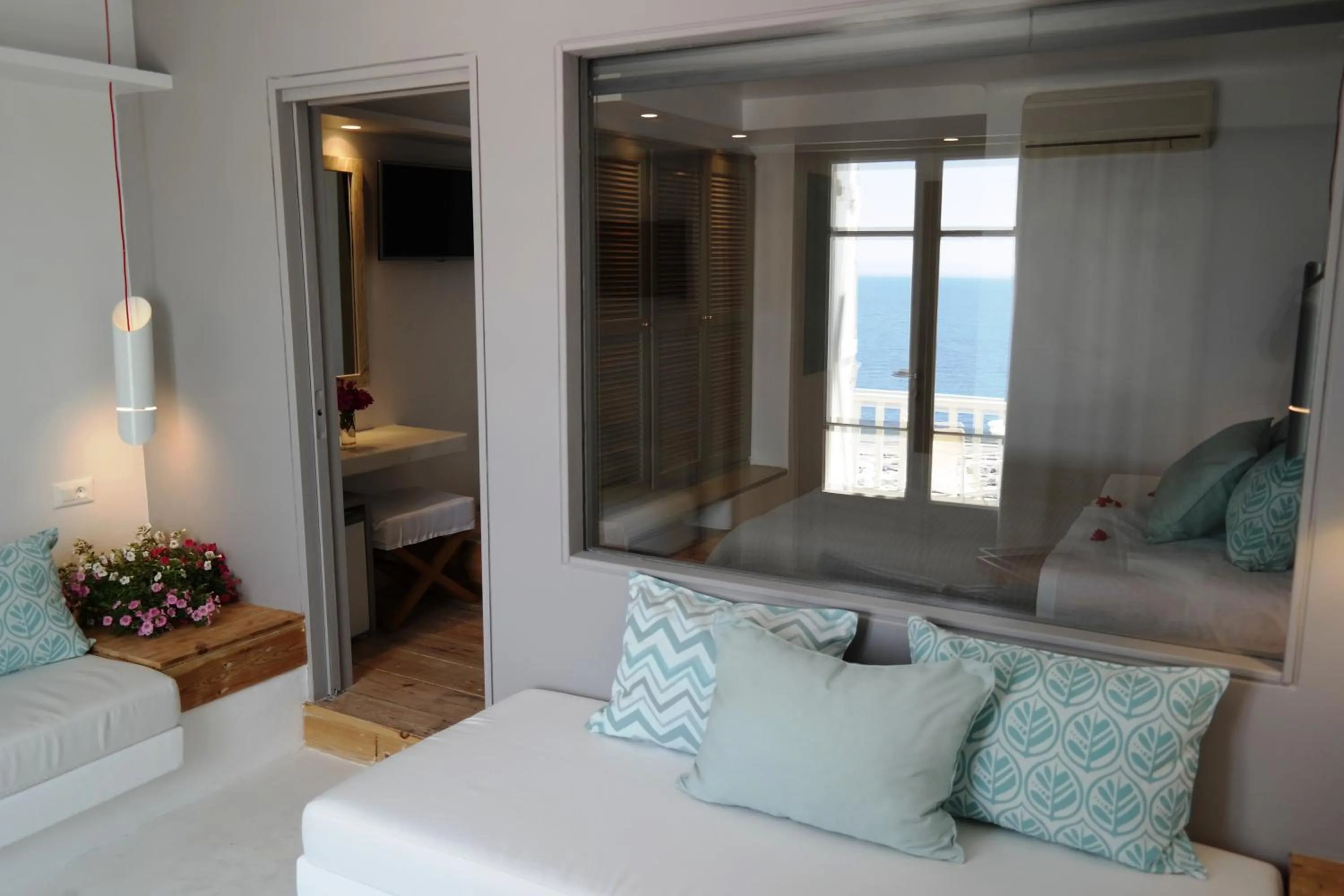 Living room, Bed in Mykonos View Hotel