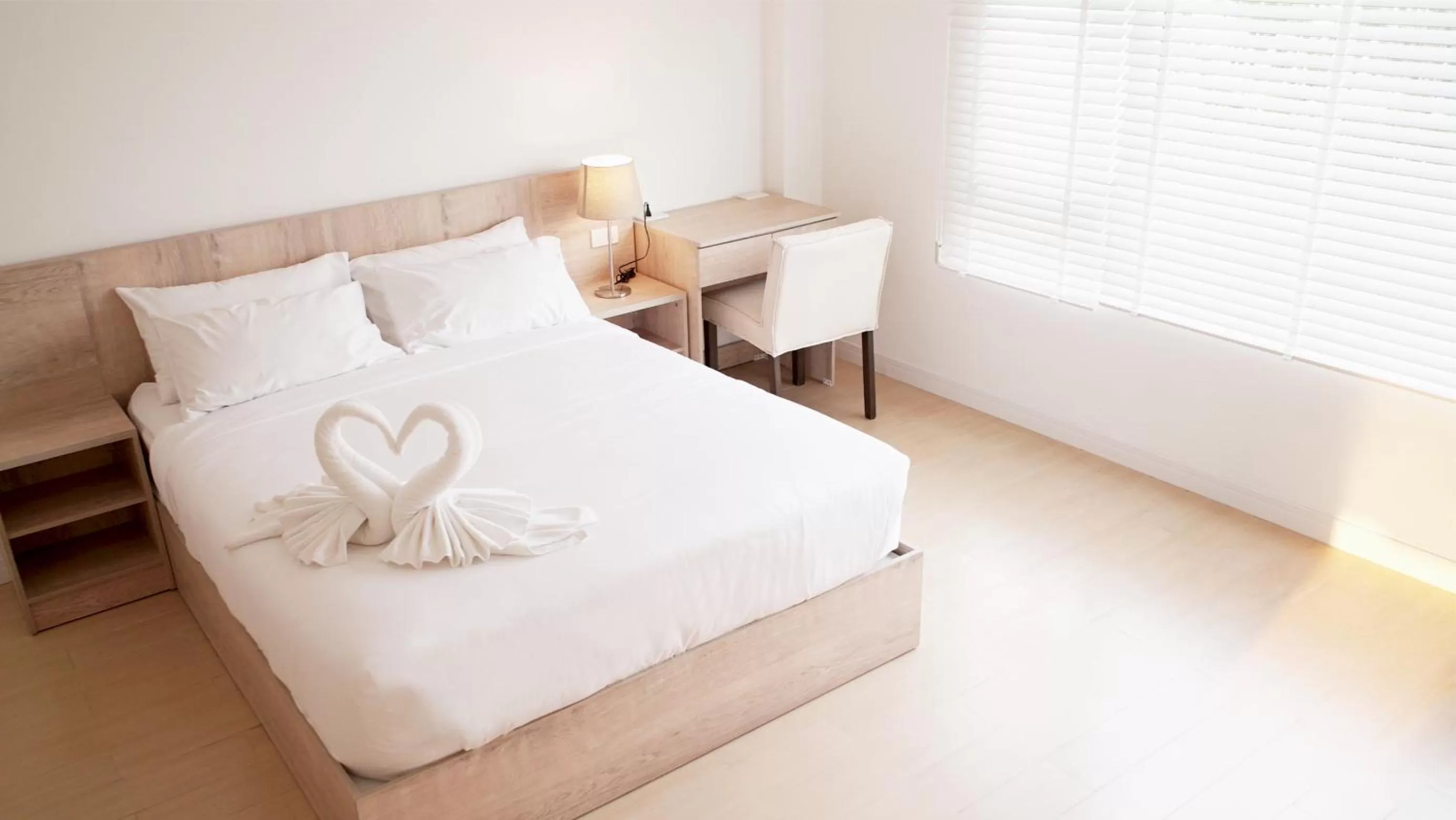 Bed in The White Garden Premier Saraburi