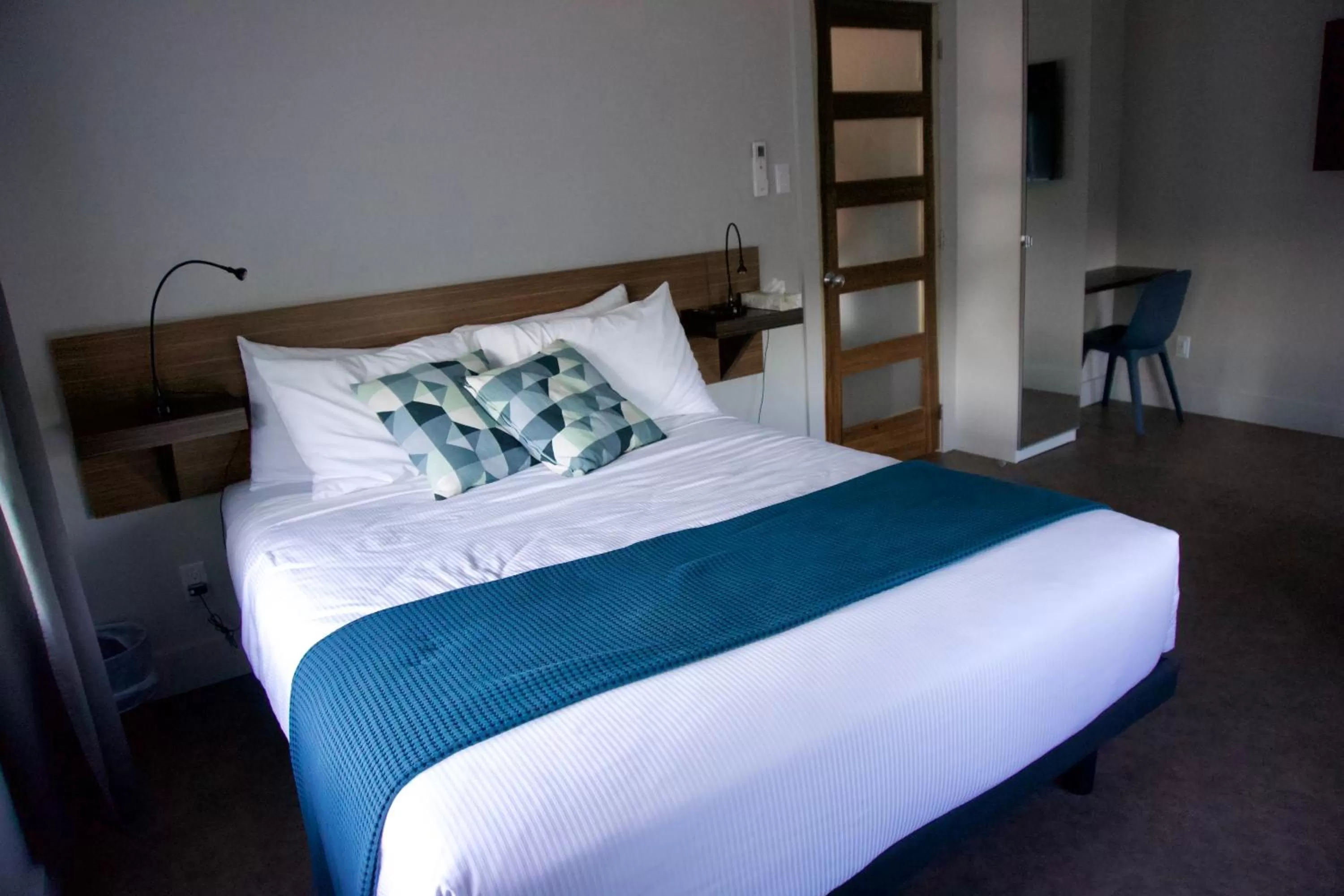 Bed in Morel Executive Suites