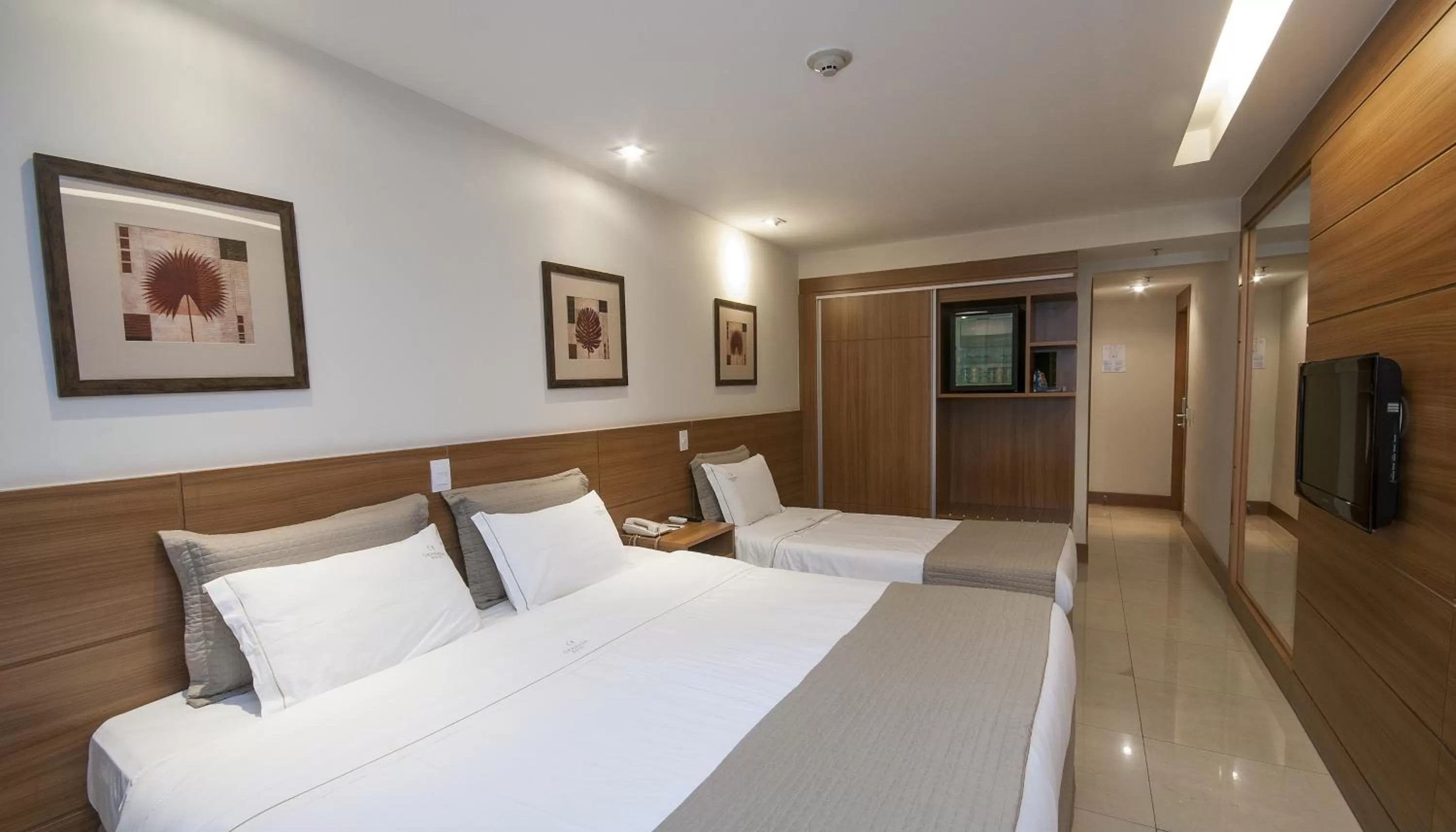 Property building, Bed in Américas Granada Hotel