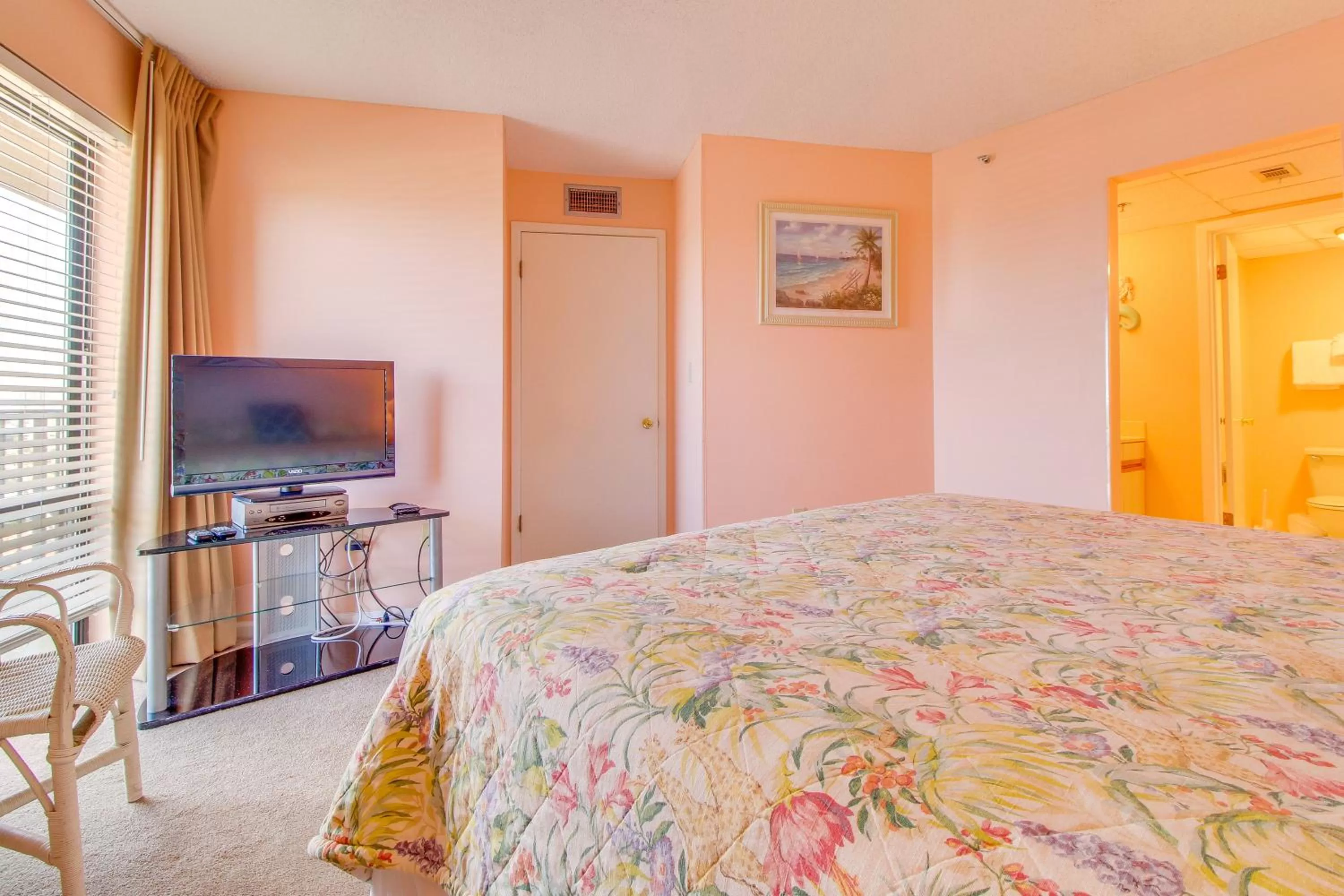 Bed in 1105 Edgewater Tower 3