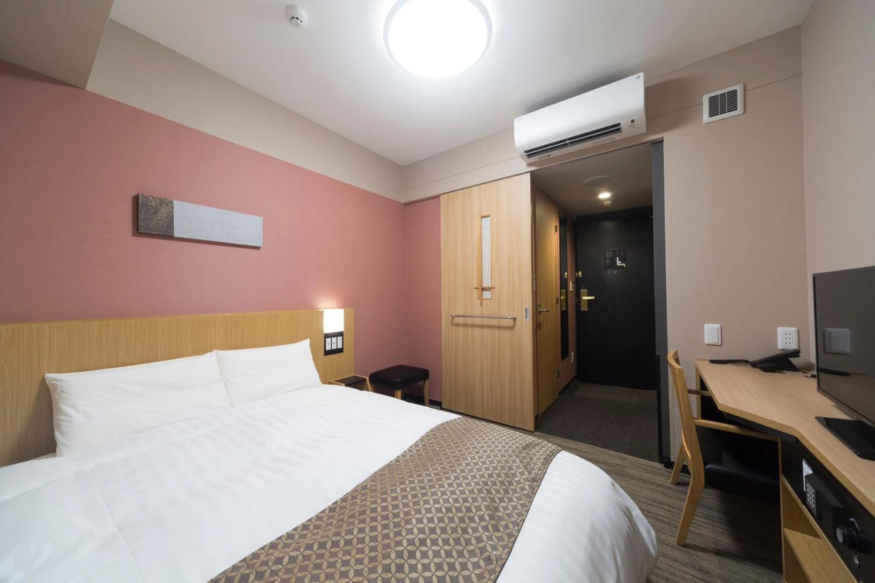 Photo of the whole room, Bed in Dormy Inn Premium Tokyo Kodenmacho