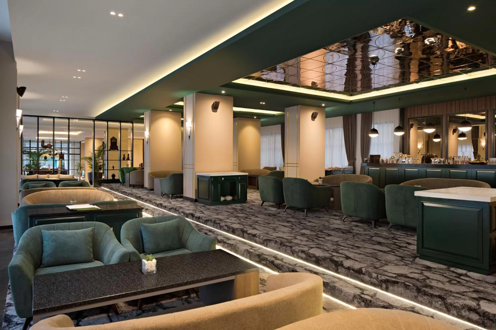 Restaurant/places to eat in Sutasoma Hotel