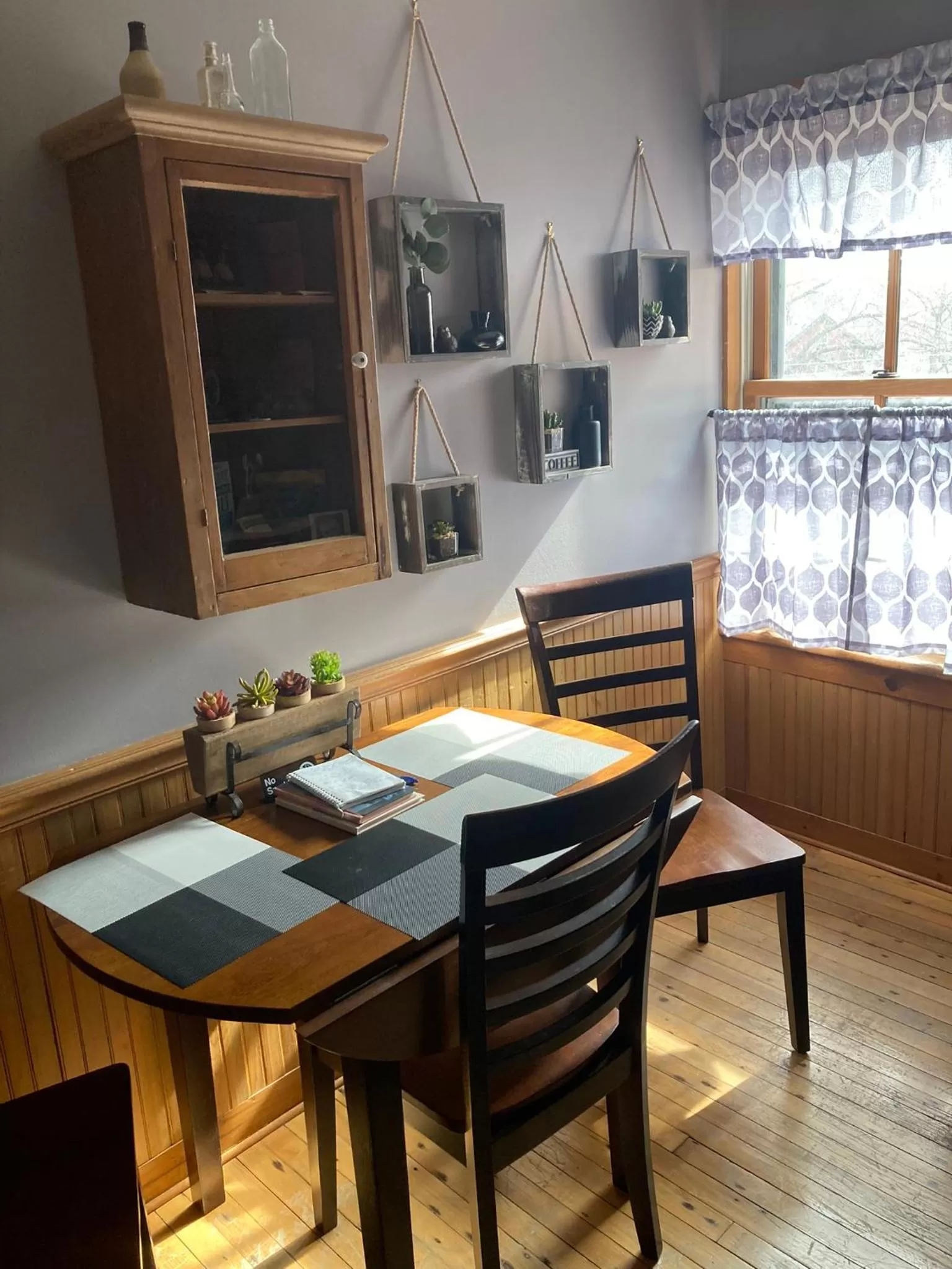 Communal kitchen, Dining Area in Riverboat Suites