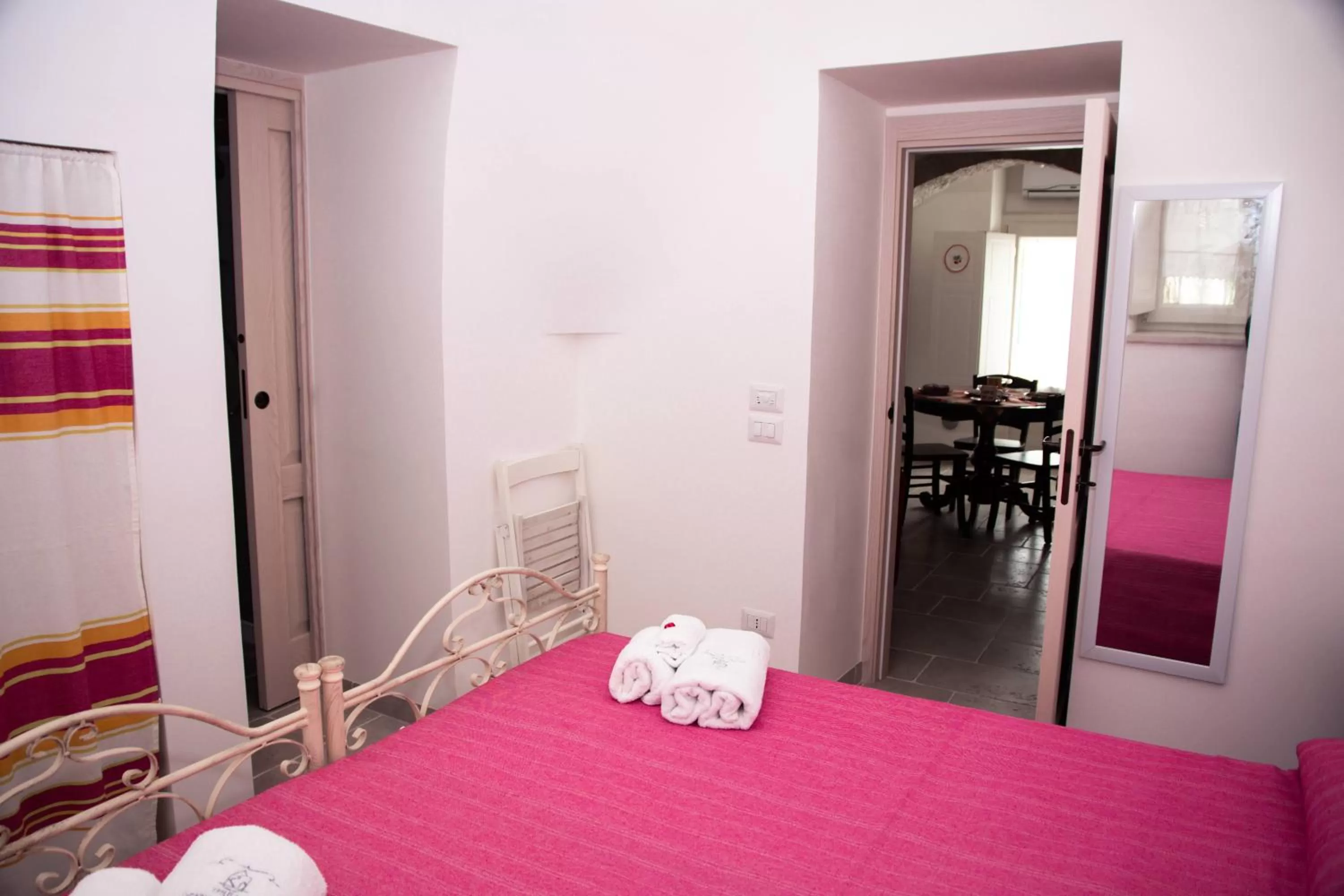 Bedroom, Bed in Trulli Donna Isabella