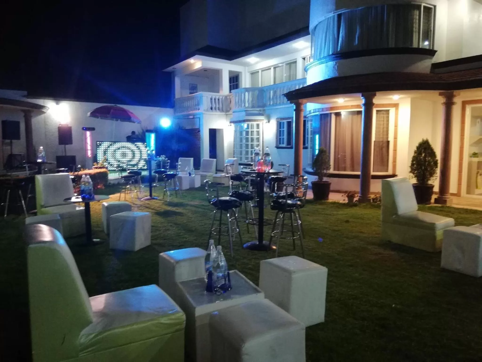 Garden in La Aurora Hotel Like Home