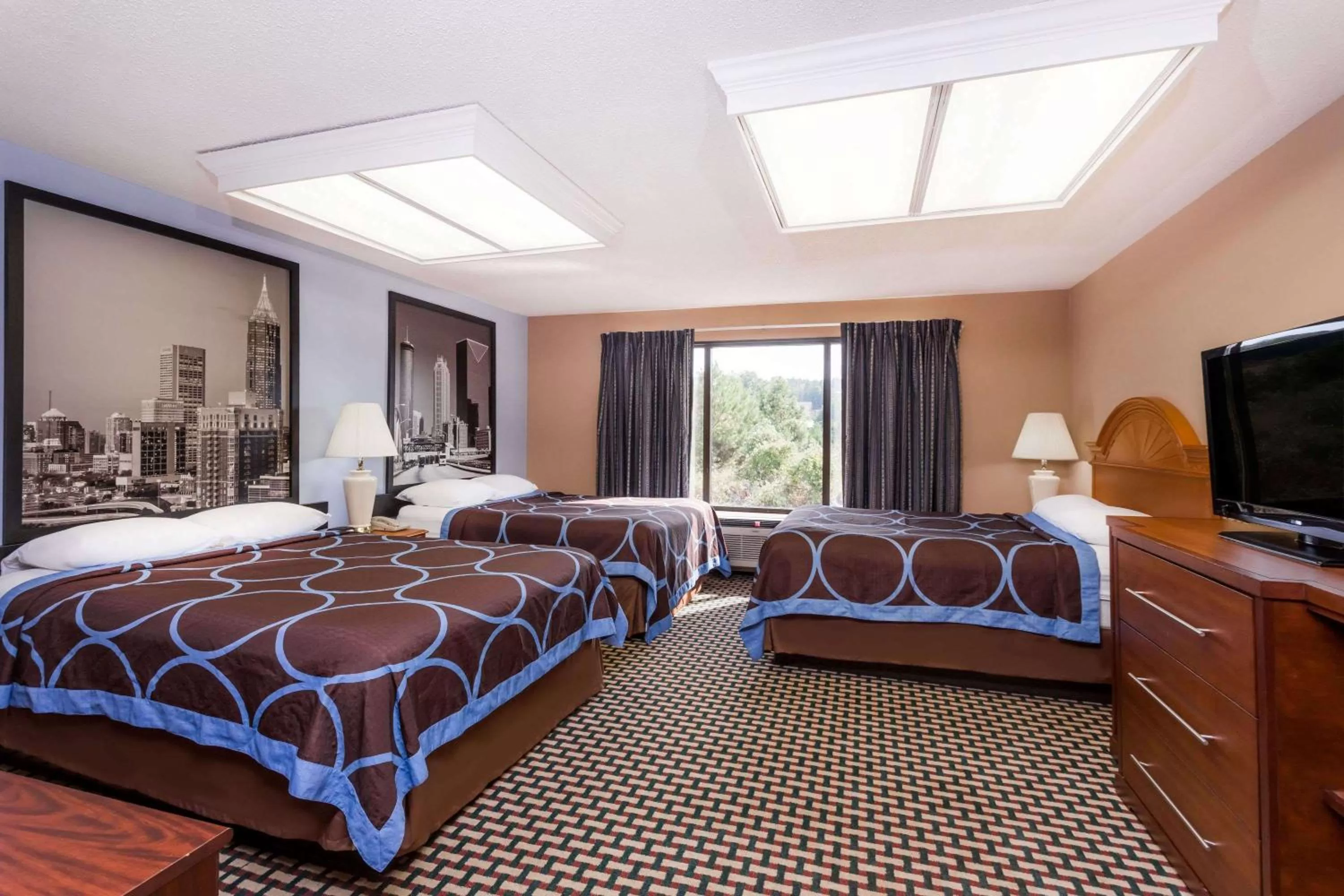 Photo of the whole room, Bed in Super 8 by Wyndham Tallapoosa