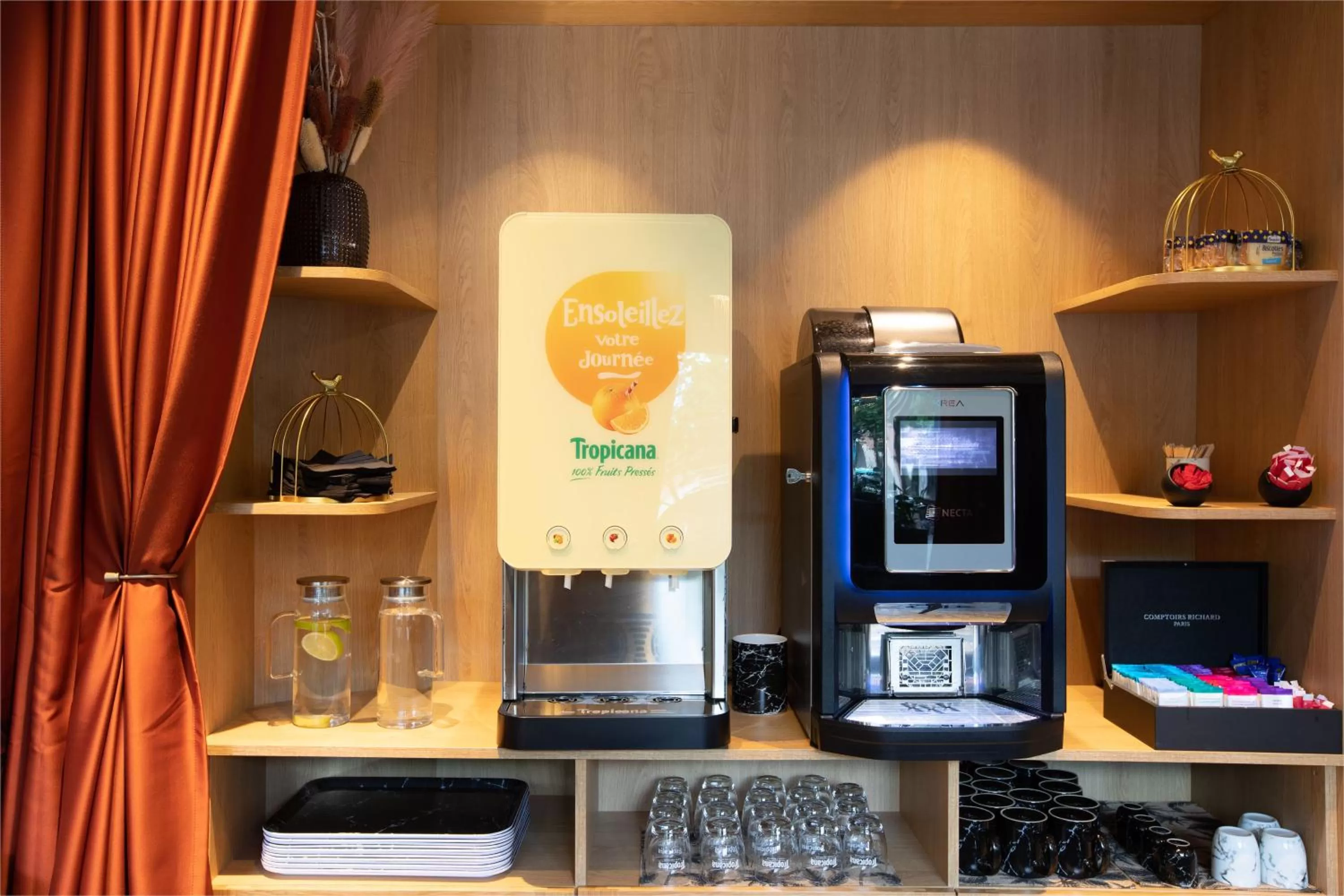 Food and drinks in Hôtel Prince Albert Gare de Lyon