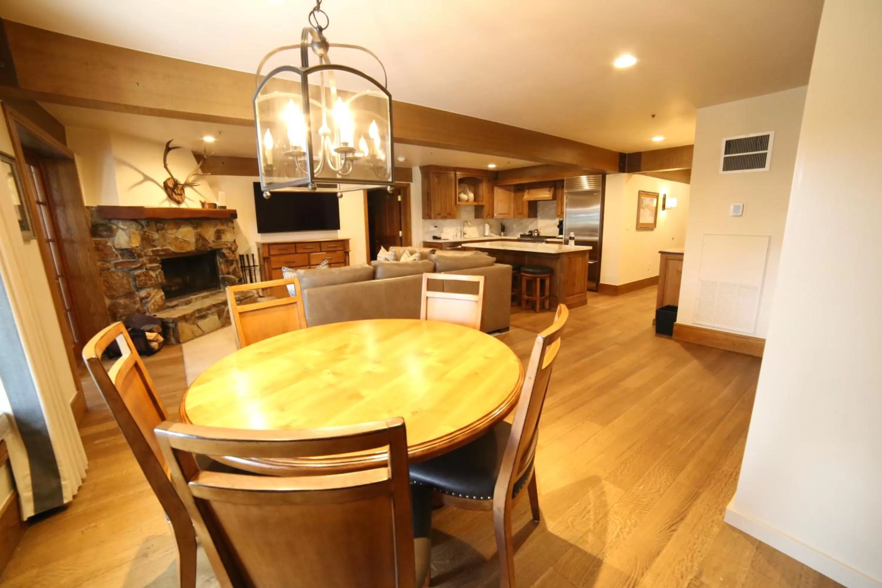 Dining area in Stein Eriksen Lodge Deer Valley