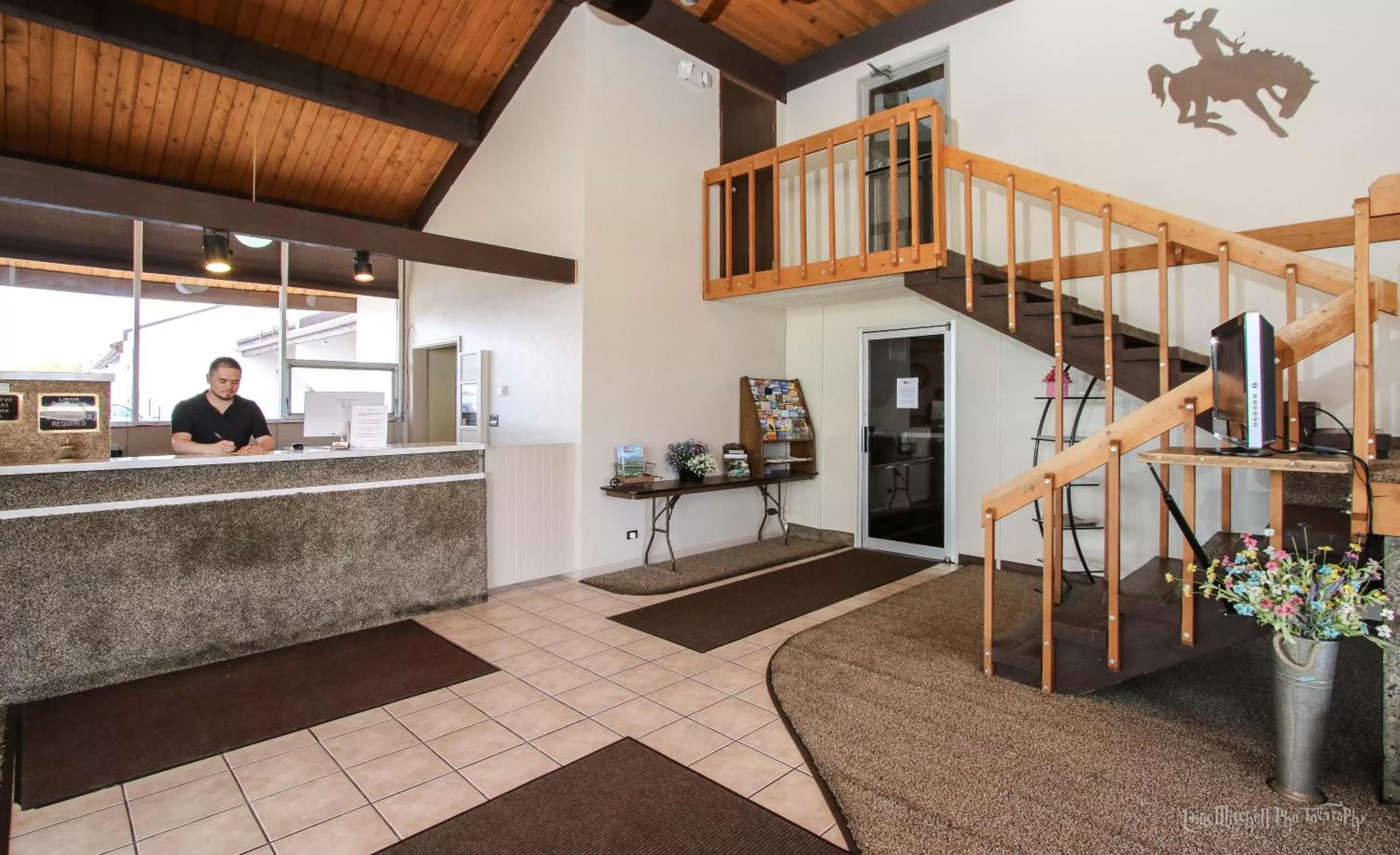 Staff in Sundowner Station