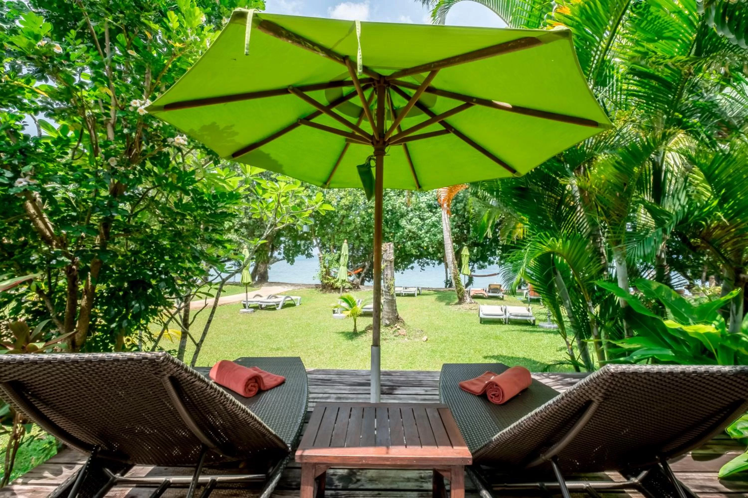 Garden in GajaPuri Resort Koh Chang