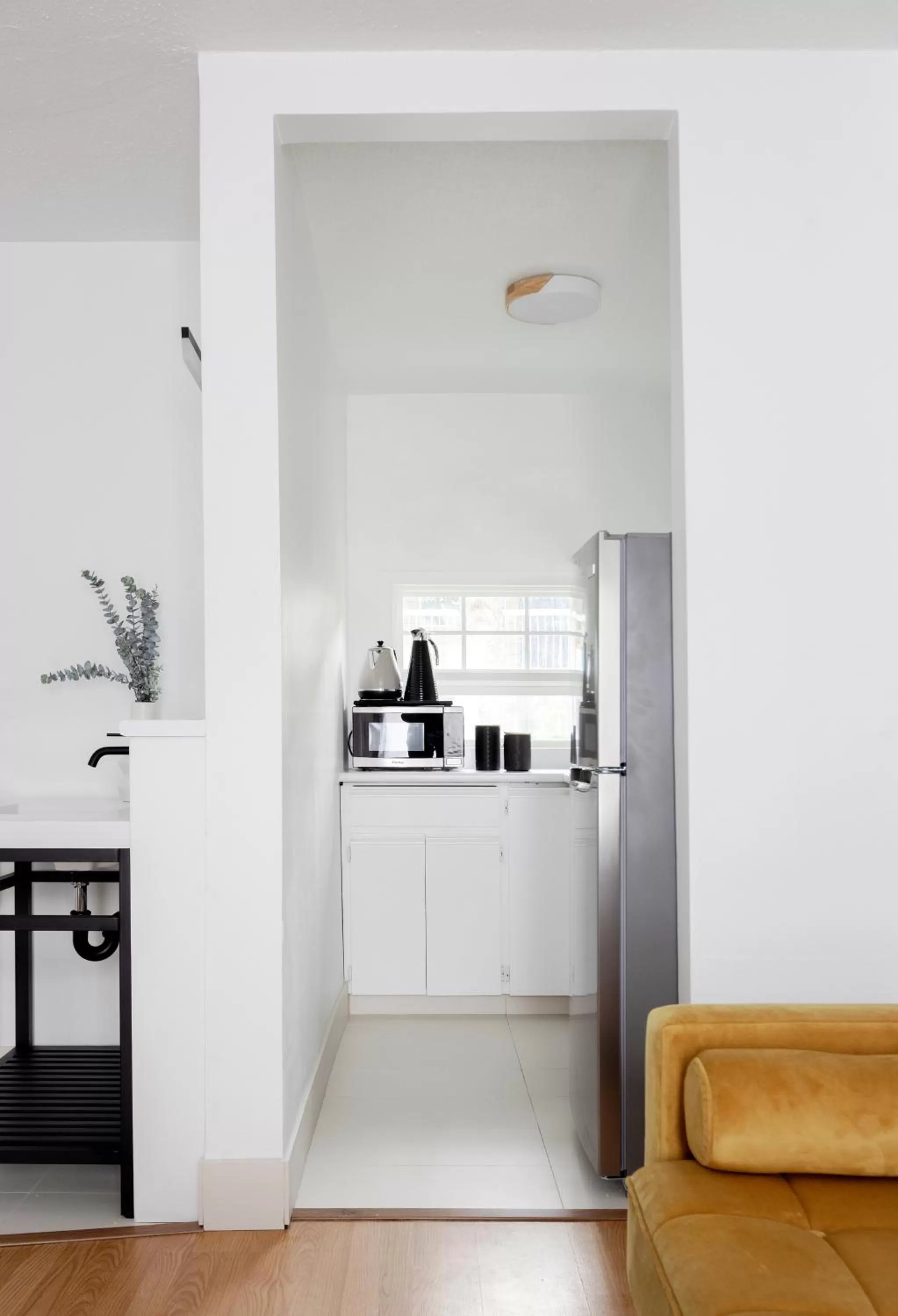 Kitchen or kitchenette in Kettle Valley Beach Resort