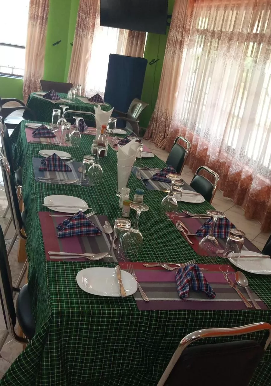 Restaurant/Places to Eat in Africa Lodge Arusha