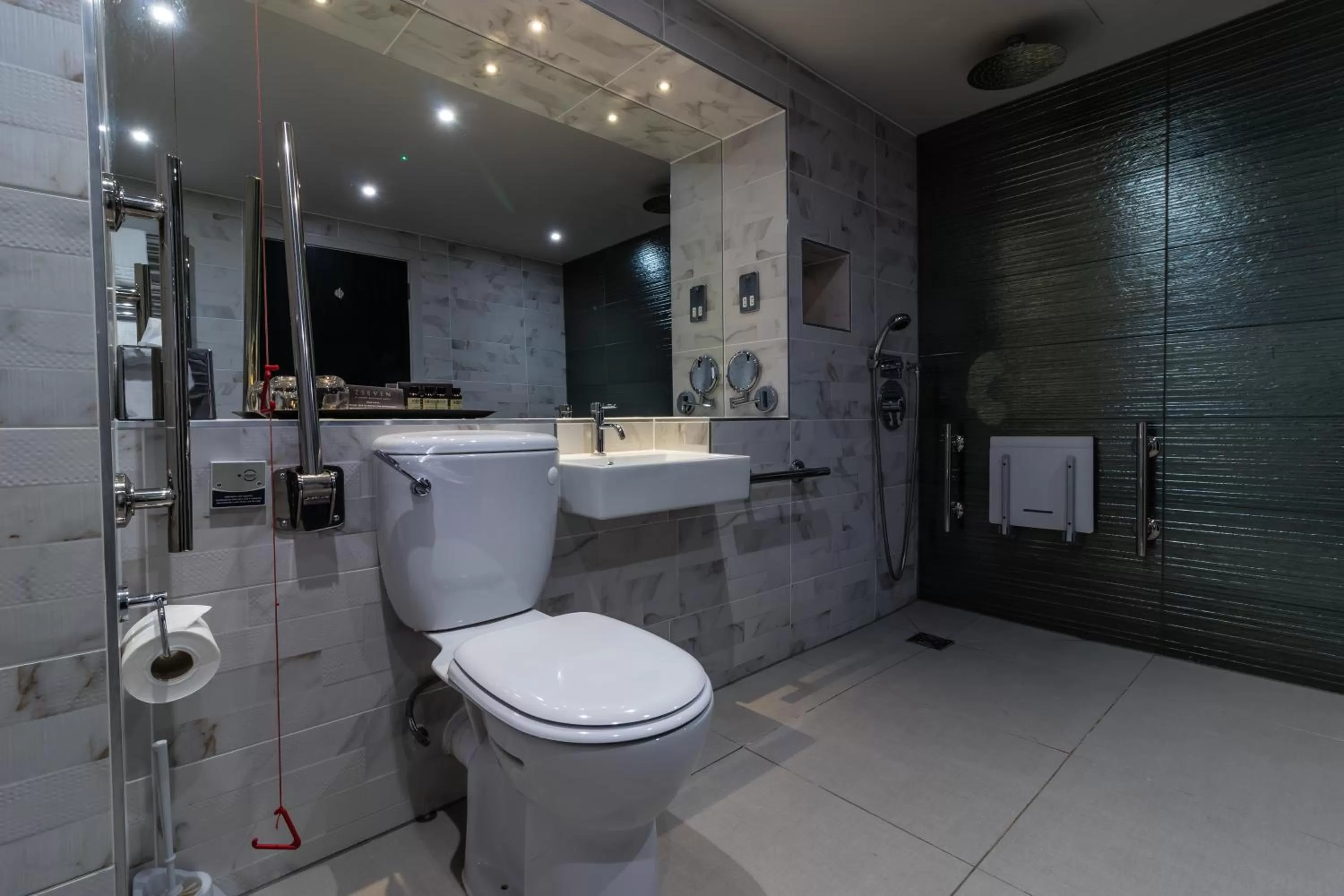 Bathroom in Seven Hotel