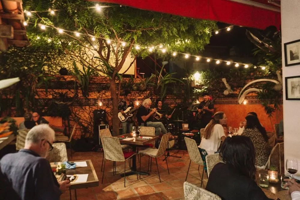 Restaurant/places to eat in Hotel Cielo Rojo