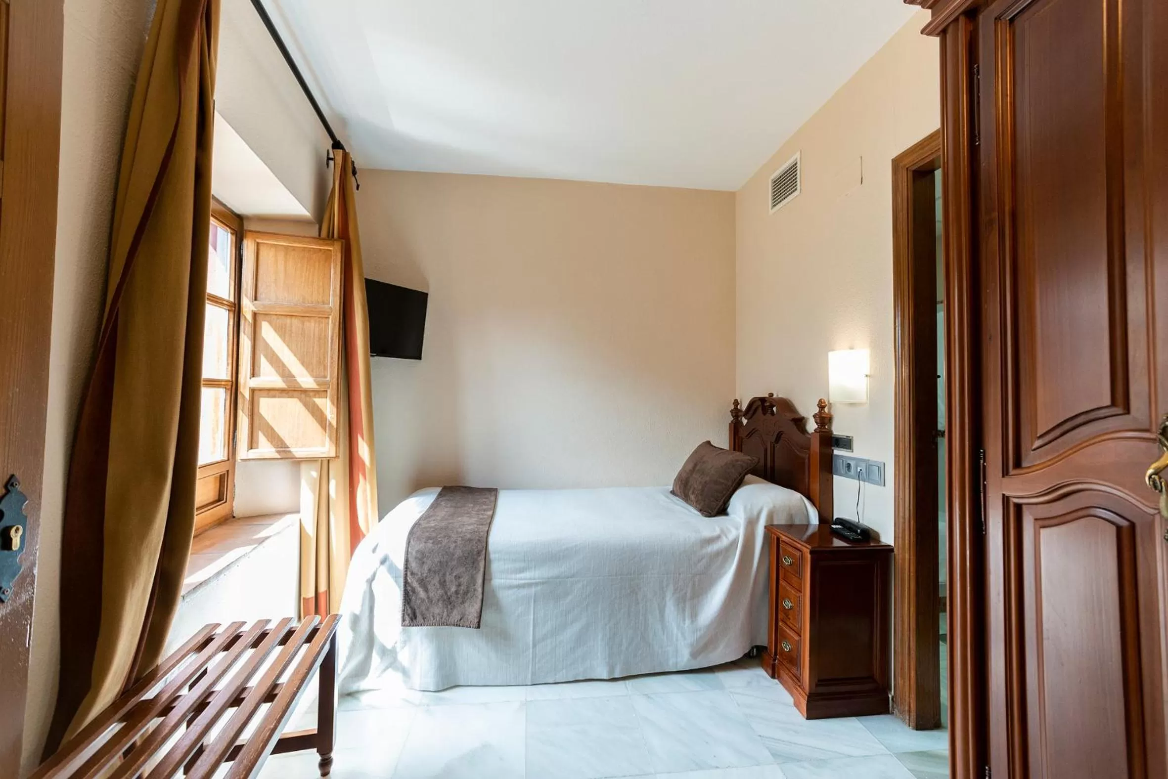 Photo of the whole room, Bed in Hotel Casa Museo de la Mezquita