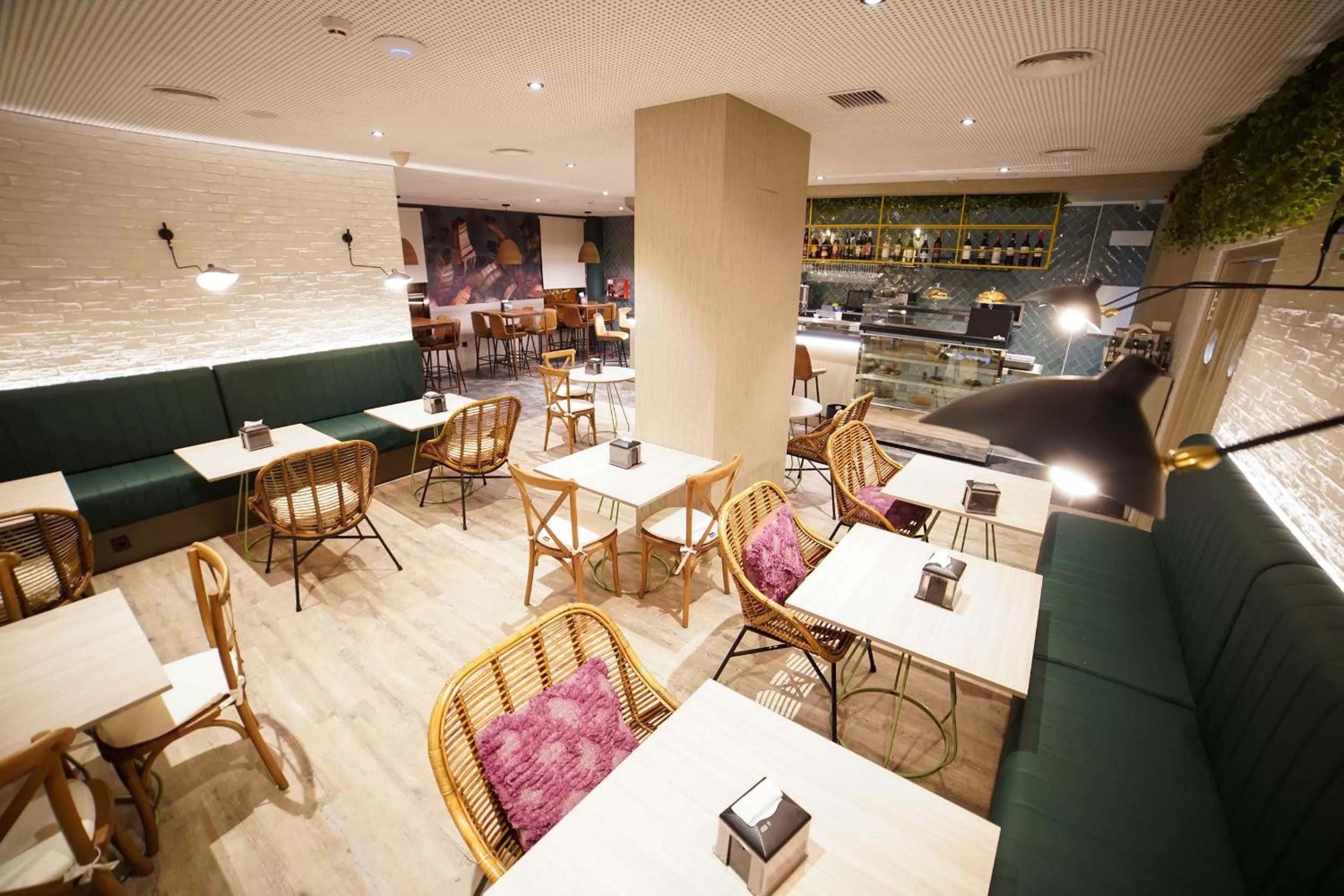 Lounge or bar in Hotel Sercotel Doña Carmela