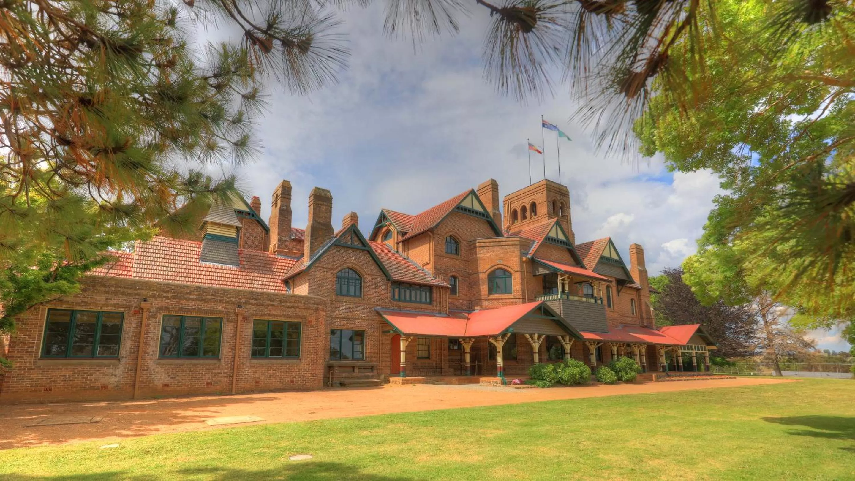 Nearby landmark in The Alluna Motel, an Ascend Collection Hotel