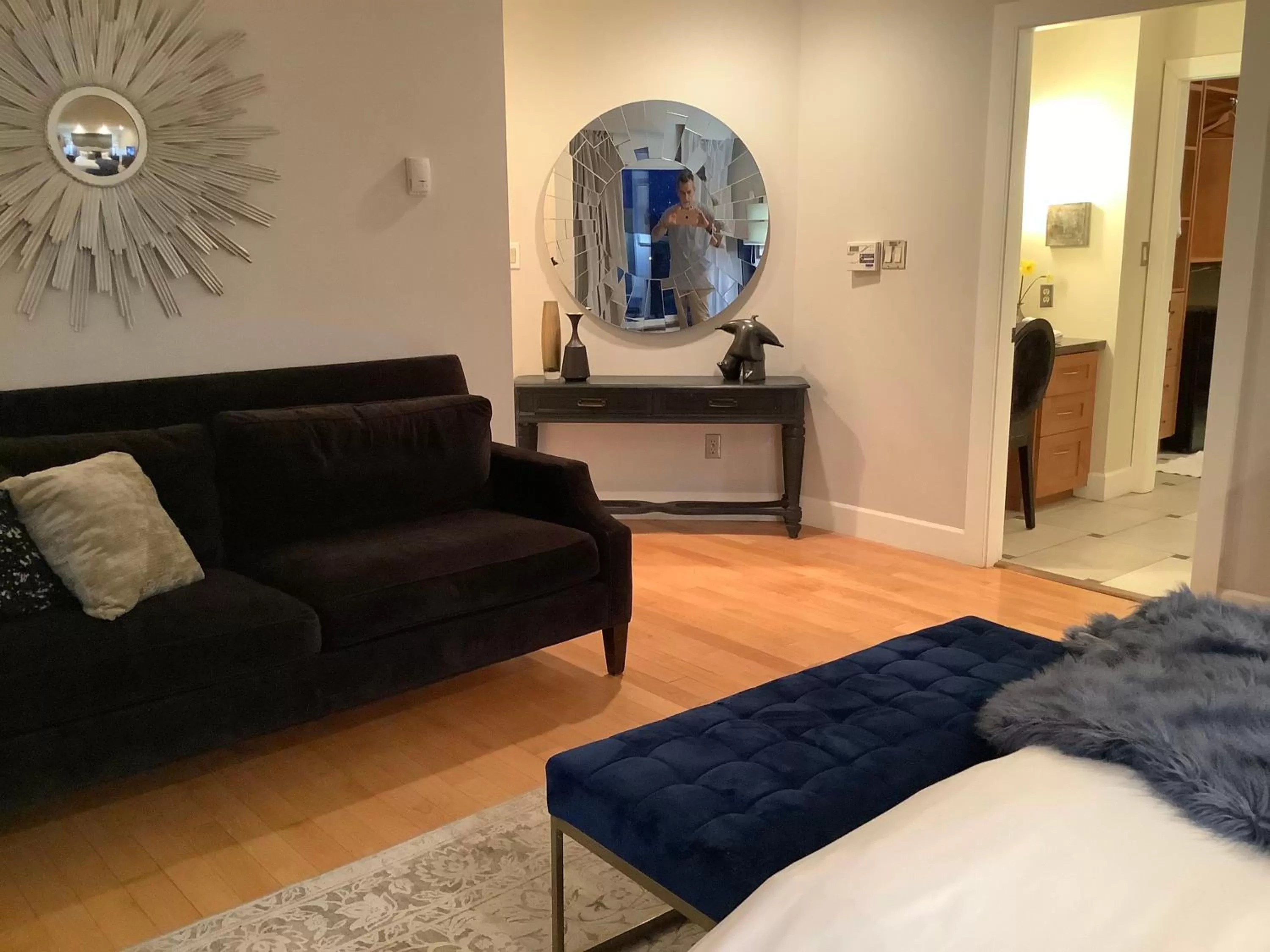 Seating Area in Suite Smart Vancouver