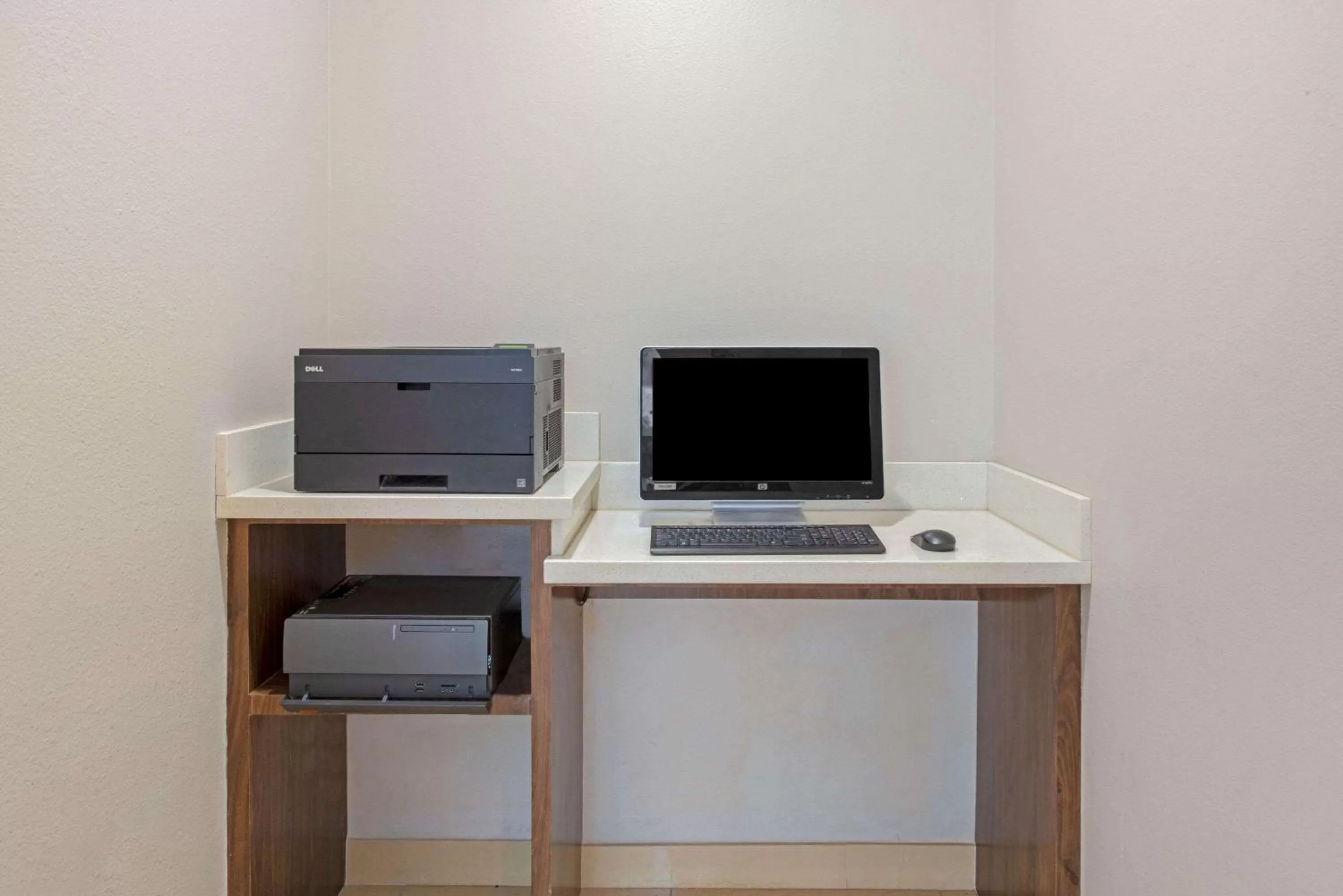 On site in La Quinta by Wyndham Bridge City-Orange