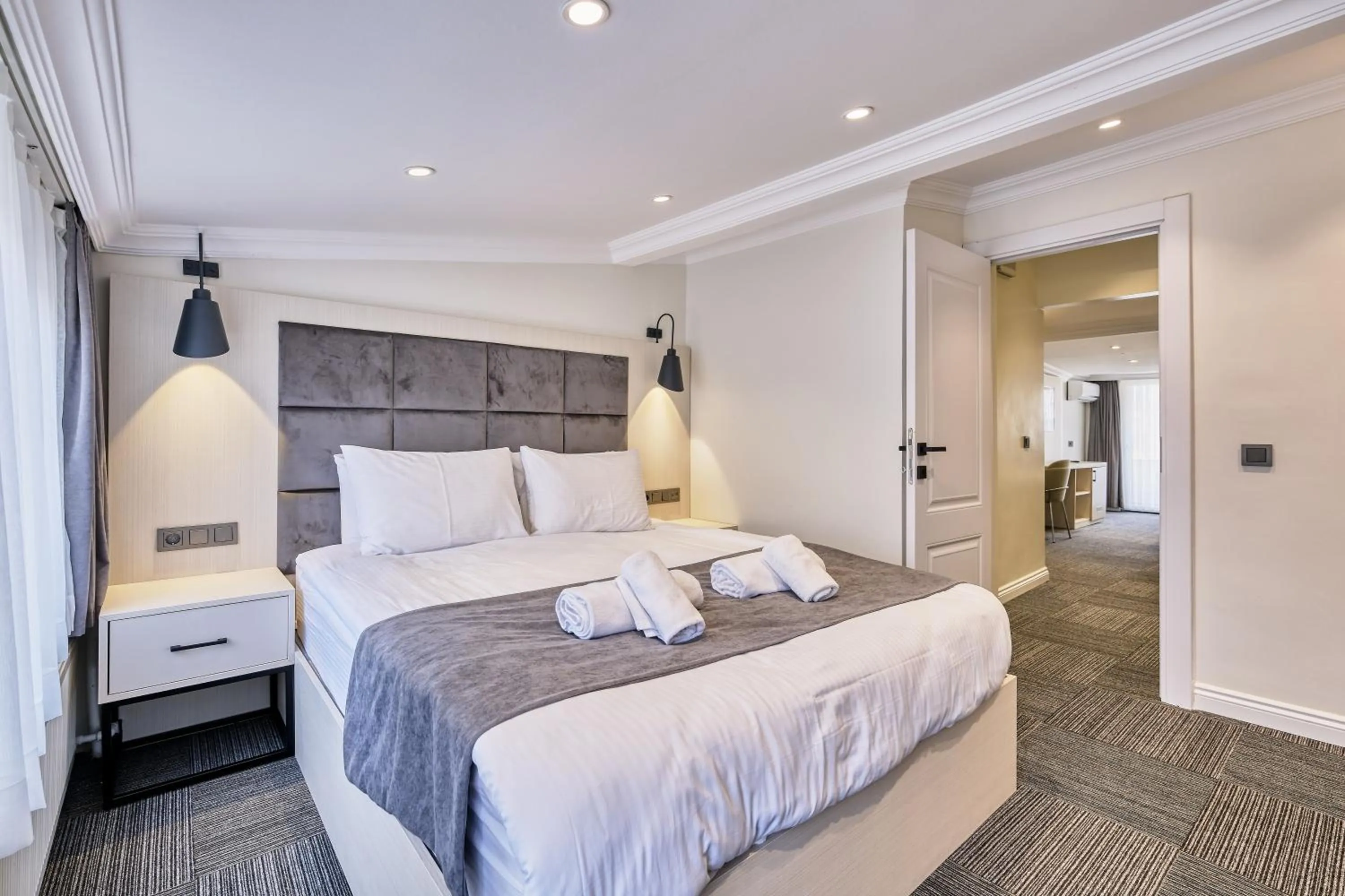 Massage, Bed in Hub Suite Istanbul